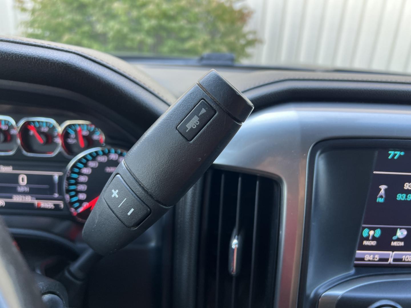 2018 GRAY /Gray Leather Chevrolet Silverado 2500HD LTZ Crew Cab Long Box 4WD (1GC1KWEG7JF) with an 6.0L V8 engine, Automatic transmission, located at 2990 Old Orchard Rd., Jackson, MO, 63755, 37.354214, -89.612106 - 2018 Chevrolet Silverado 2500HD LTZ 222xxx miles 4x4 6.0L V8 Automatic Leather Backup Camera Power/Heated Seats Bluetooth Remote Start Cruise Power Windows/Locks/Mirrors We have financing available and we accept trades! Fill out a credit application on our website or come by today! If y - Photo#24