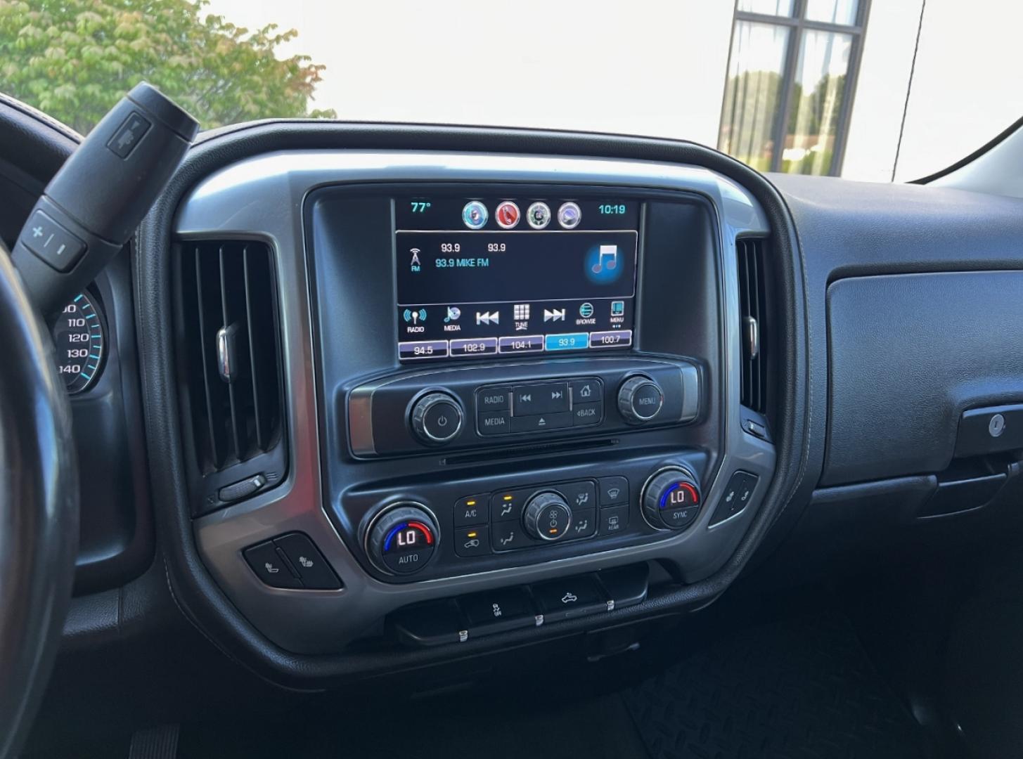 2018 GRAY /Gray Leather Chevrolet Silverado 2500HD LTZ Crew Cab Long Box 4WD (1GC1KWEG7JF) with an 6.0L V8 engine, Automatic transmission, located at 2990 Old Orchard Rd., Jackson, MO, 63755, 37.354214, -89.612106 - 2018 Chevrolet Silverado 2500HD LTZ 222xxx miles 4x4 6.0L V8 Automatic Leather Backup Camera Power/Heated Seats Bluetooth Remote Start Cruise Power Windows/Locks/Mirrors We have financing available and we accept trades! Fill out a credit application on our website or come by today! If y - Photo#25