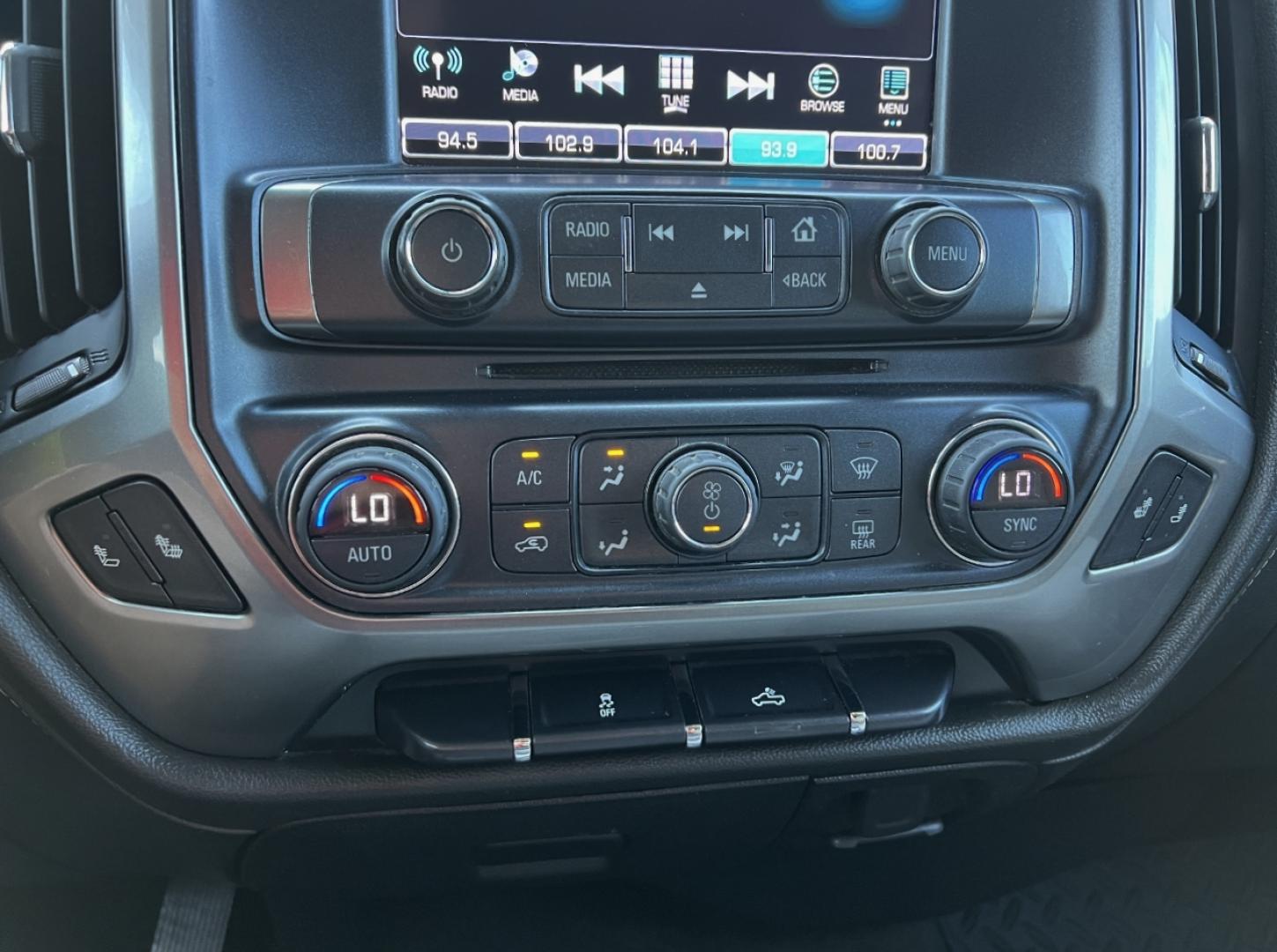 2018 GRAY /Gray Leather Chevrolet Silverado 2500HD LTZ Crew Cab Long Box 4WD (1GC1KWEG7JF) with an 6.0L V8 engine, Automatic transmission, located at 2990 Old Orchard Rd., Jackson, MO, 63755, 37.354214, -89.612106 - 2018 Chevrolet Silverado 2500HD LTZ 222xxx miles 4x4 6.0L V8 Automatic Leather Backup Camera Power/Heated Seats Bluetooth Remote Start Cruise Power Windows/Locks/Mirrors We have financing available and we accept trades! Fill out a credit application on our website or come by today! If y - Photo#4