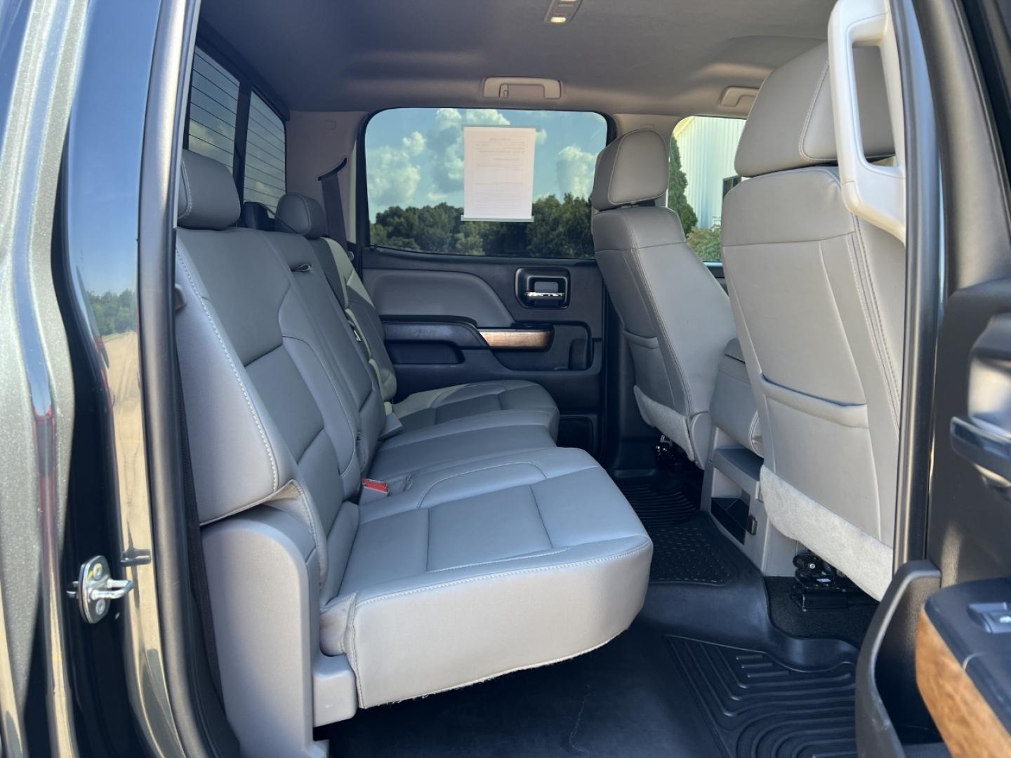 2018 GRAY /Gray Leather Chevrolet Silverado 2500HD LTZ Crew Cab Long Box 4WD (1GC1KWEG7JF) with an 6.0L V8 engine, Automatic transmission, located at 2990 Old Orchard Rd., Jackson, MO, 63755, 37.354214, -89.612106 - 2018 Chevrolet Silverado 2500HD LTZ 222xxx miles 4x4 6.0L V8 Automatic Leather Backup Camera Power/Heated Seats Bluetooth Remote Start Cruise Power Windows/Locks/Mirrors We have financing available and we accept trades! Fill out a credit application on our website or come by today! If y - Photo#19