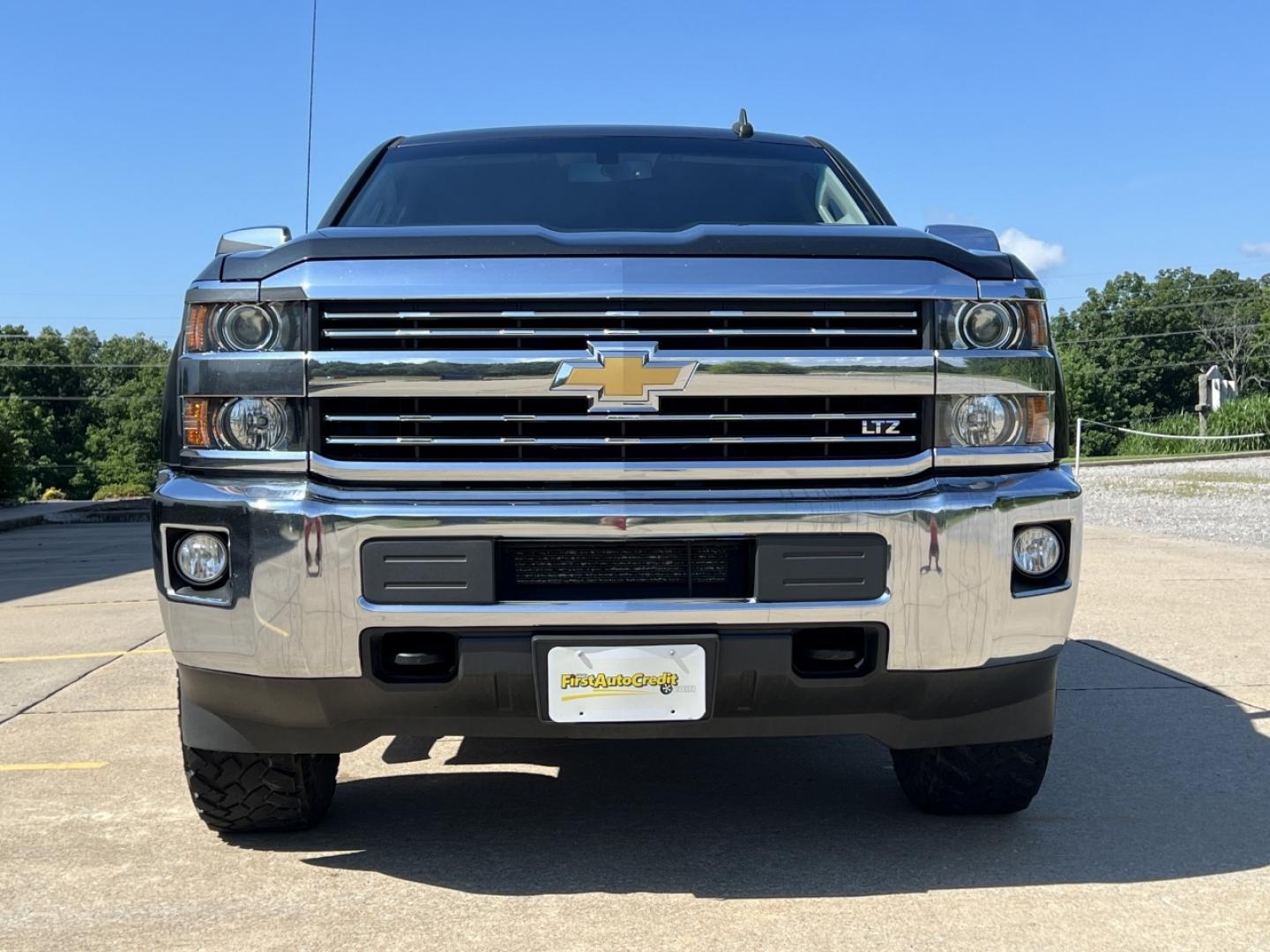 2018 GRAY /Gray Leather Chevrolet Silverado 2500HD LTZ Crew Cab Long Box 4WD (1GC1KWEG7JF) with an 6.0L V8 engine, Automatic transmission, located at 2990 Old Orchard Rd., Jackson, MO, 63755, 37.354214, -89.612106 - 2018 Chevrolet Silverado 2500HD LTZ 222xxx miles 4x4 6.0L V8 Automatic Leather Backup Camera Power/Heated Seats Bluetooth Remote Start Cruise Power Windows/Locks/Mirrors We have financing available and we accept trades! Fill out a credit application on our website or come by today! If y - Photo#13