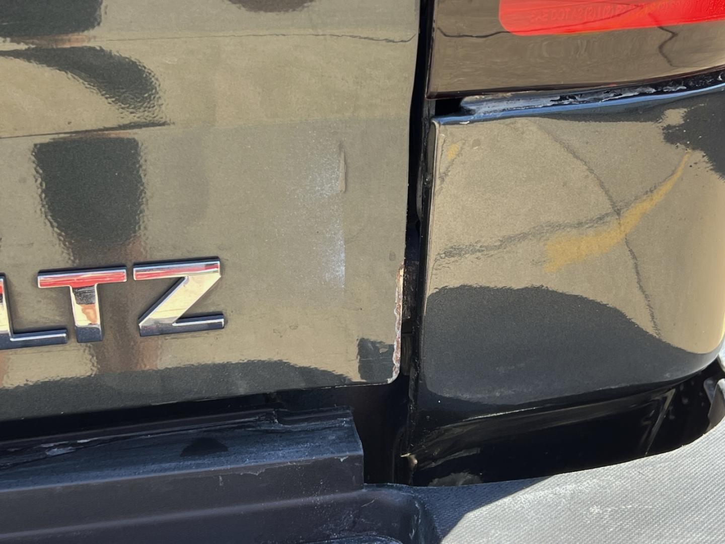 2018 GRAY /Gray Leather Chevrolet Silverado 2500HD LTZ Crew Cab Long Box 4WD (1GC1KWEG7JF) with an 6.0L V8 engine, Automatic transmission, located at 2990 Old Orchard Rd., Jackson, MO, 63755, 37.354214, -89.612106 - 2018 Chevrolet Silverado 2500HD LTZ 222xxx miles 4x4 6.0L V8 Automatic Leather Backup Camera Power/Heated Seats Bluetooth Remote Start Cruise Power Windows/Locks/Mirrors We have financing available and we accept trades! Fill out a credit application on our website or come by today! If y - Photo#43