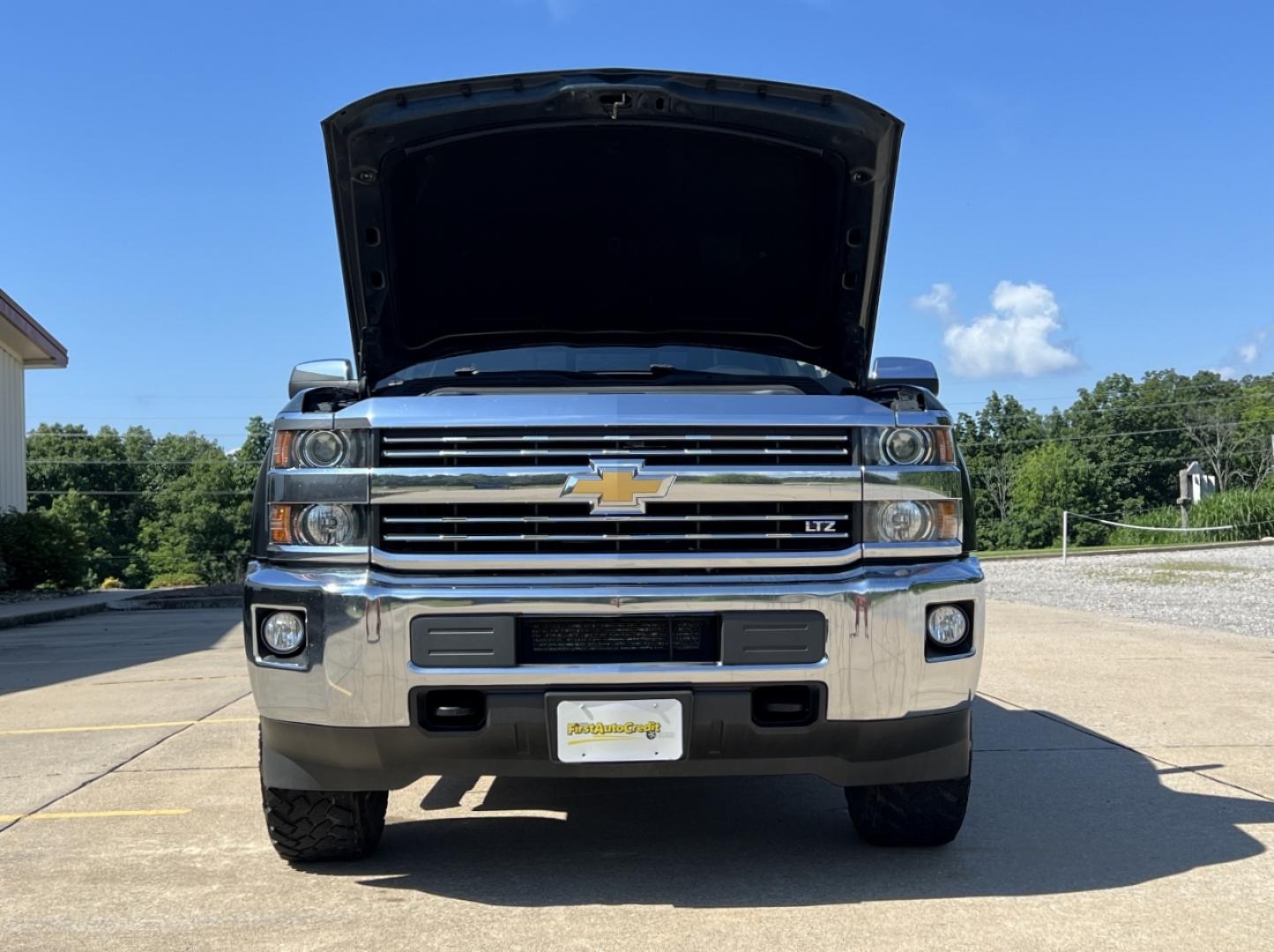2018 GRAY /Gray Leather Chevrolet Silverado 2500HD LTZ Crew Cab Long Box 4WD (1GC1KWEG7JF) with an 6.0L V8 engine, Automatic transmission, located at 2990 Old Orchard Rd., Jackson, MO, 63755, 37.354214, -89.612106 - 2018 Chevrolet Silverado 2500HD LTZ 222xxx miles 4x4 6.0L V8 Automatic Leather Backup Camera Power/Heated Seats Bluetooth Remote Start Cruise Power Windows/Locks/Mirrors We have financing available and we accept trades! Fill out a credit application on our website or come by today! If y - Photo#31