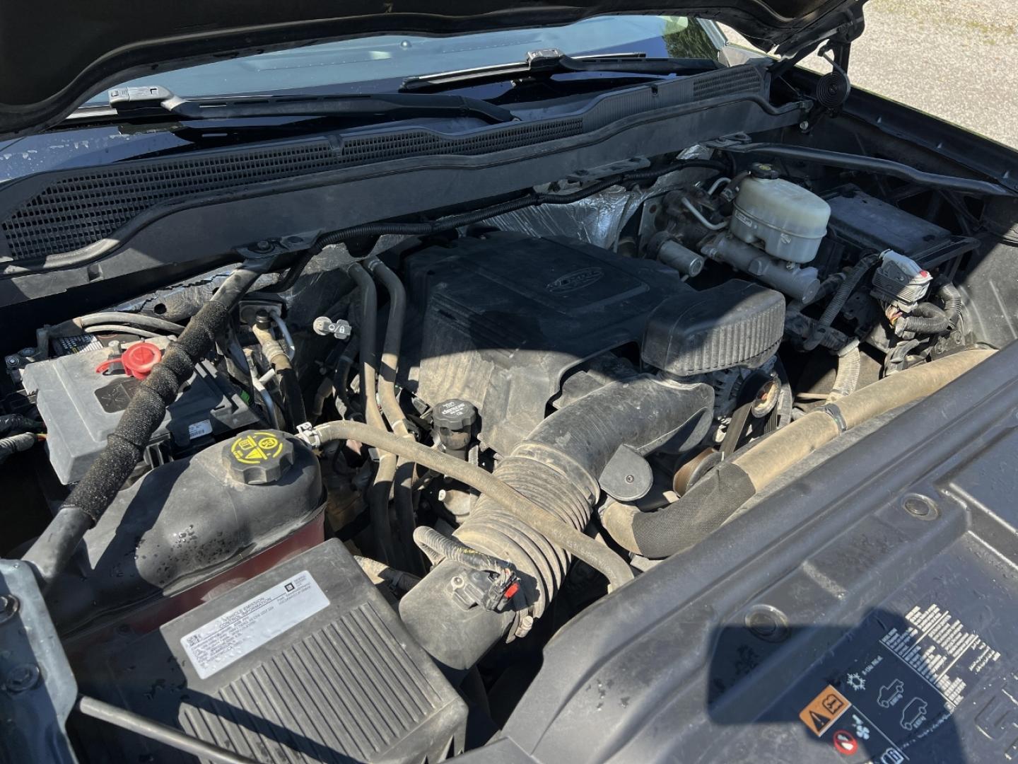 2018 GRAY /Gray Leather Chevrolet Silverado 2500HD LTZ Crew Cab Long Box 4WD (1GC1KWEG7JF) with an 6.0L V8 engine, Automatic transmission, located at 2990 Old Orchard Rd., Jackson, MO, 63755, 37.354214, -89.612106 - 2018 Chevrolet Silverado 2500HD LTZ 222xxx miles 4x4 6.0L V8 Automatic Leather Backup Camera Power/Heated Seats Bluetooth Remote Start Cruise Power Windows/Locks/Mirrors We have financing available and we accept trades! Fill out a credit application on our website or come by today! If y - Photo#32