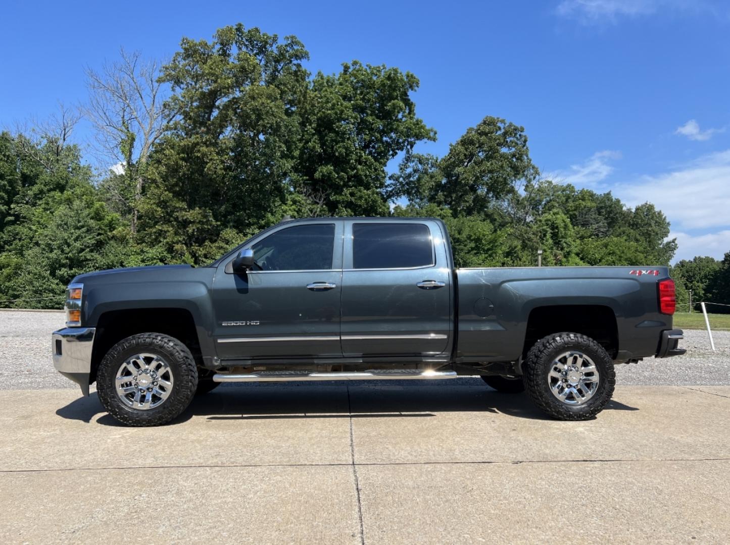2018 GRAY /Gray Leather Chevrolet Silverado 2500HD LTZ Crew Cab Long Box 4WD (1GC1KWEG7JF) with an 6.0L V8 engine, Automatic transmission, located at 2990 Old Orchard Rd., Jackson, MO, 63755, 37.354214, -89.612106 - 2018 Chevrolet Silverado 2500HD LTZ 222xxx miles 4x4 6.0L V8 Automatic Leather Backup Camera Power/Heated Seats Bluetooth Remote Start Cruise Power Windows/Locks/Mirrors We have financing available and we accept trades! Fill out a credit application on our website or come by today! If y - Photo#8