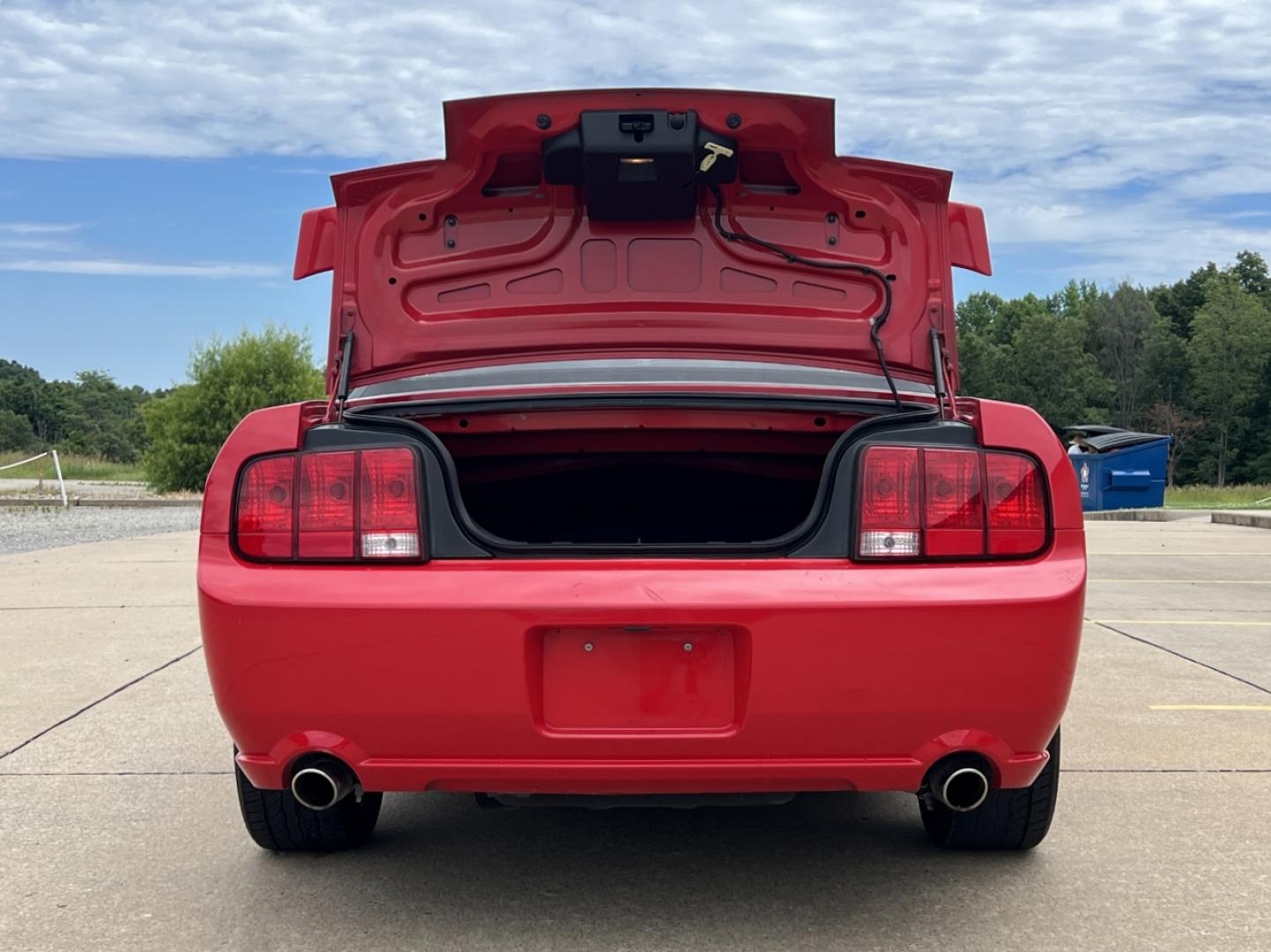 2006 RED /Red Leather Ford Mustang GT Deluxe Convertible (1ZVHT85H965) with an 4.6L V8 engine, Automatic transmission, located at 2990 Old Orchard Rd., Jackson, MO, 63755, 37.354214, -89.612106 - 2006 Ford Mustang GT Deluxe 118xxx miles Rear Wheel Drive 4.6L V8 Automatic Leather Power Driver Seat Cruise Power Windows/Locks/Mirrors We have financing available and we accept trades! Fill out a credit application on our website or come by today! If you have any questions, give us a cal - Photo#15