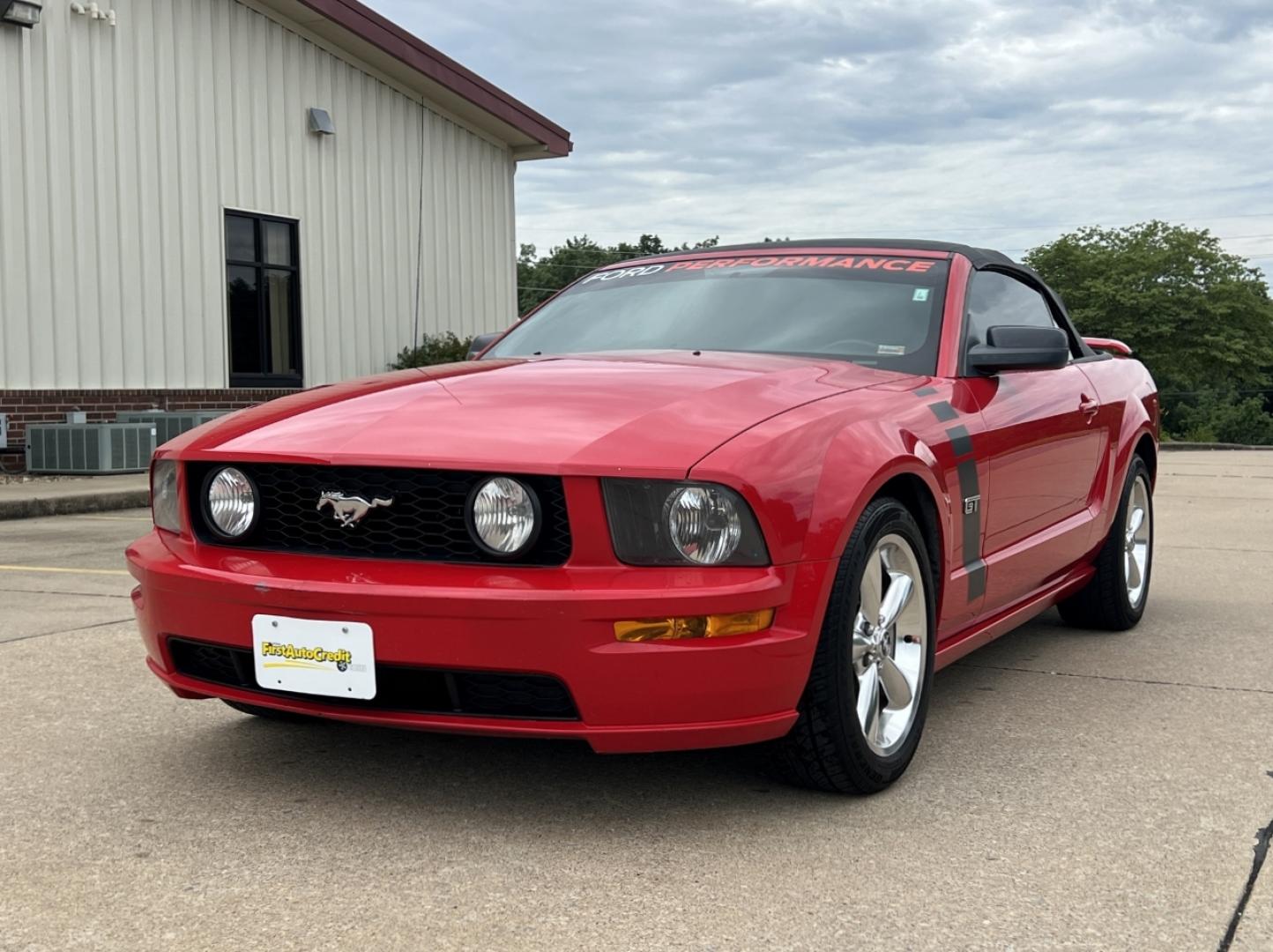 2006 RED /Red Leather Ford Mustang GT Deluxe Convertible (1ZVHT85H965) with an 4.6L V8 engine, Automatic transmission, located at 2990 Old Orchard Rd., Jackson, MO, 63755, 37.354214, -89.612106 - 2006 Ford Mustang GT Deluxe 118xxx miles Rear Wheel Drive 4.6L V8 Automatic Leather Power Driver Seat Cruise Power Windows/Locks/Mirrors We have financing available and we accept trades! Fill out a credit application on our website or come by today! If you have any questions, give us a cal - Photo#3