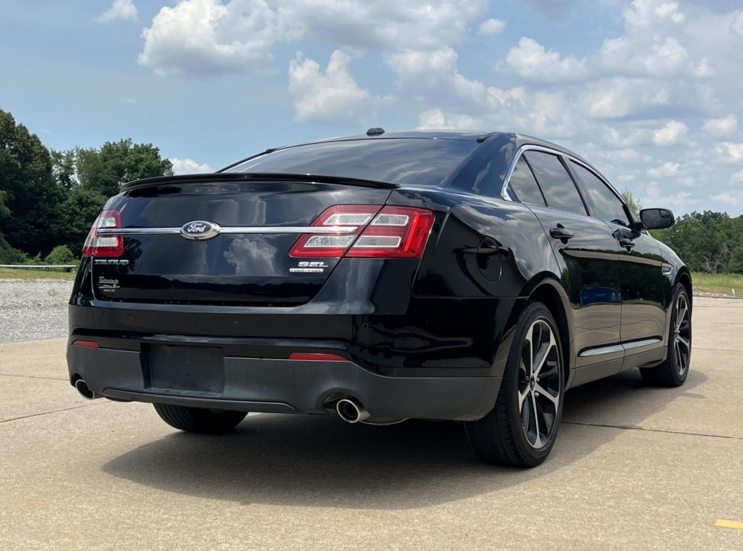 2016 BLACK /Black Leather Ford Taurus SEL FWD (1FAHP2E83GG) with an 3.5L V6 engine, Automatic transmission, located at 2990 Old Orchard Rd., Jackson, MO, 63755, 37.354214, -89.612106 - 2016 Ford Taurus SEL Only 84xxx miles Front Wheel Drive 3.5L V6 Automatic Leather Navigation Power/Heated Seats Backup Camera Bluetooth Remote Start Cruise Power Windows/Locks/Mirrors We have financing available and we accept trades! Fill out a credit application on our website or come - Photo#10