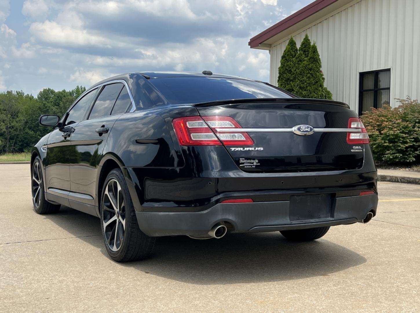 2016 BLACK /Black Leather Ford Taurus SEL FWD (1FAHP2E83GG) with an 3.5L V6 engine, Automatic transmission, located at 2990 Old Orchard Rd., Jackson, MO, 63755, 37.354214, -89.612106 - 2016 Ford Taurus SEL Only 84xxx miles Front Wheel Drive 3.5L V6 Automatic Leather Navigation Power/Heated Seats Backup Camera Bluetooth Remote Start Cruise Power Windows/Locks/Mirrors We have financing available and we accept trades! Fill out a credit application on our website or come - Photo#11