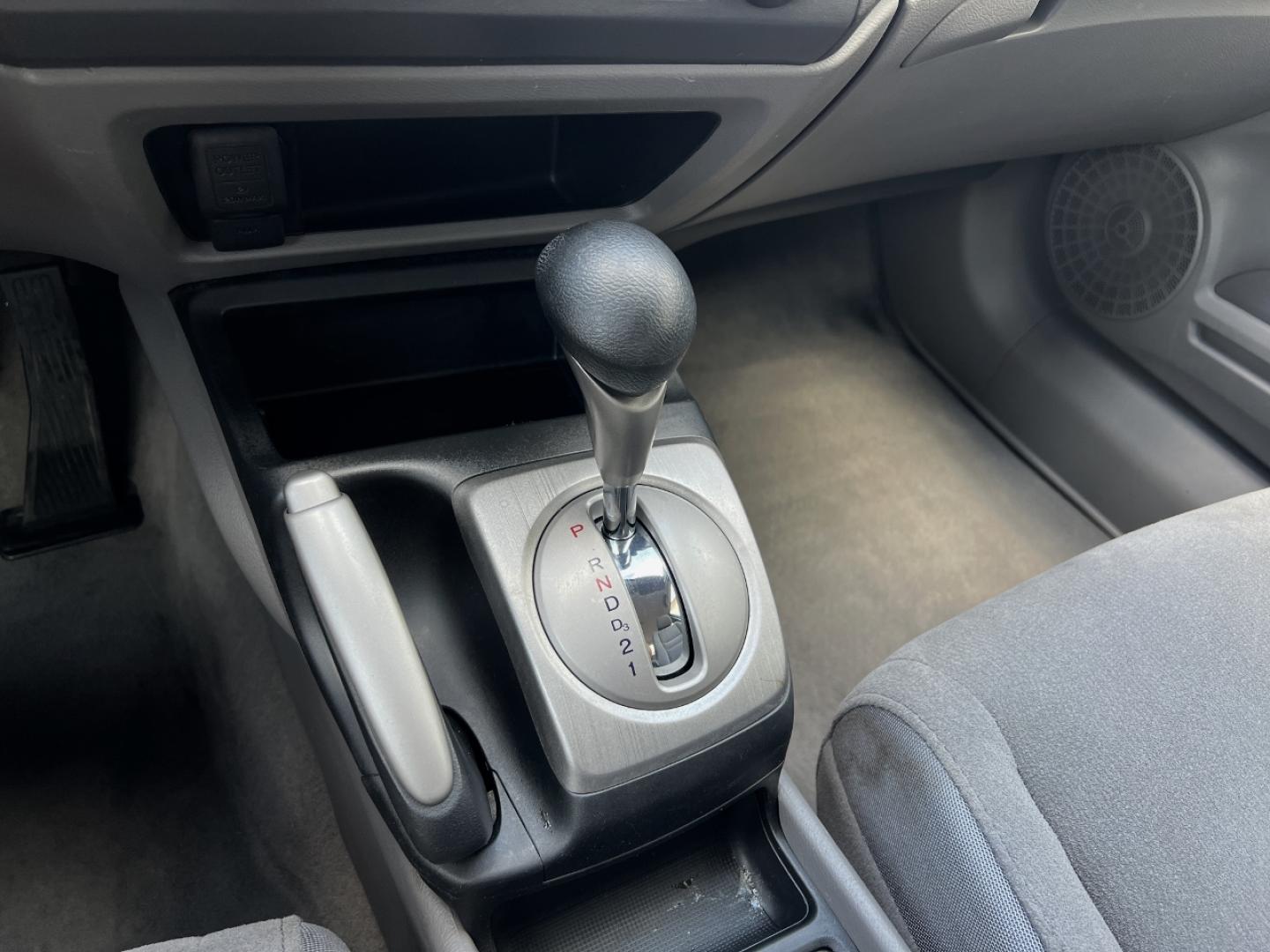 2008 BLUE /Gray Cloth Honda Civic LX (1HGFA16548L) with an 1.8L 4 Cyl. engine, Automatic transmission, located at 2990 Old Orchard Rd., Jackson, MO, 63755, 37.354214, -89.612106 - 2008 Honda Civic LX 183xxx miles Front Wheel Drive 1.8L 4 Cyl. Automatic Cruise Power Windows/Locks/Mirrors We have financing available and we accept trades! Fill out a credit application on our website or come by today! If you have any questions, give us a call at (573) 204-7777 or visit ou - Photo#18