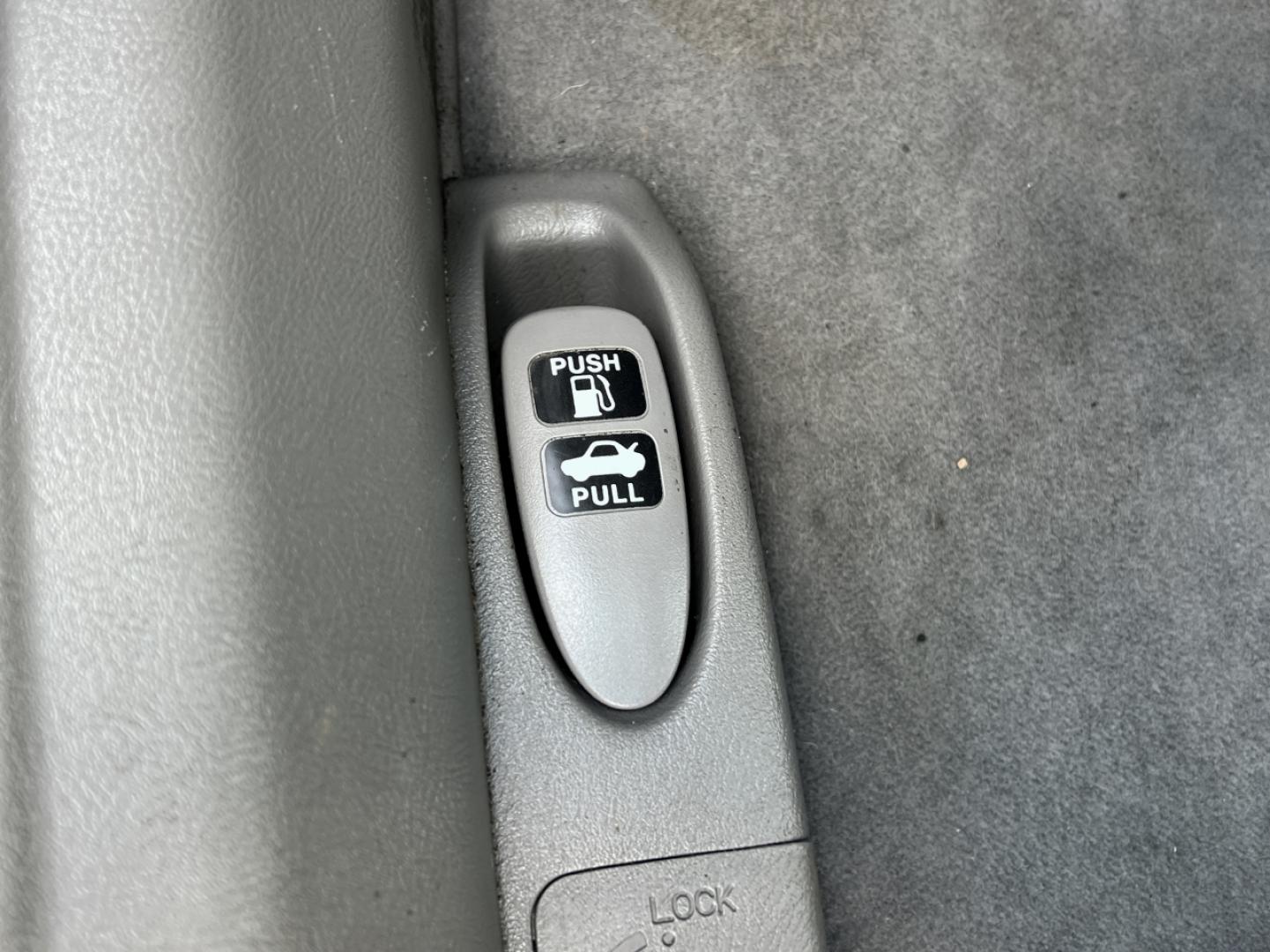 2008 BLUE /Gray Cloth Honda Civic LX (1HGFA16548L) with an 1.8L 4 Cyl. engine, Automatic transmission, located at 2990 Old Orchard Rd., Jackson, MO, 63755, 37.354214, -89.612106 - 2008 Honda Civic LX 183xxx miles Front Wheel Drive 1.8L 4 Cyl. Automatic Cruise Power Windows/Locks/Mirrors We have financing available and we accept trades! Fill out a credit application on our website or come by today! If you have any questions, give us a call at (573) 204-7777 or visit ou - Photo#23