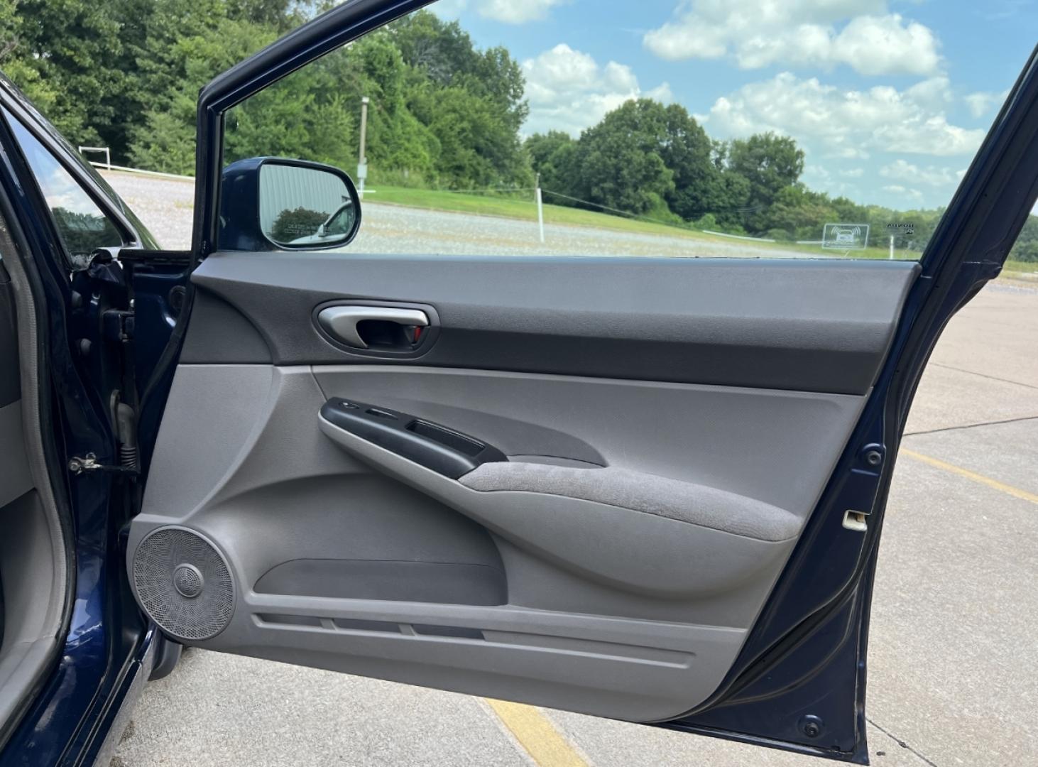 2008 BLUE /Gray Cloth Honda Civic LX (1HGFA16548L) with an 1.8L 4 Cyl. engine, Automatic transmission, located at 2990 Old Orchard Rd., Jackson, MO, 63755, 37.354214, -89.612106 - 2008 Honda Civic LX 183xxx miles Front Wheel Drive 1.8L 4 Cyl. Automatic Cruise Power Windows/Locks/Mirrors We have financing available and we accept trades! Fill out a credit application on our website or come by today! If you have any questions, give us a call at (573) 204-7777 or visit ou - Photo#11