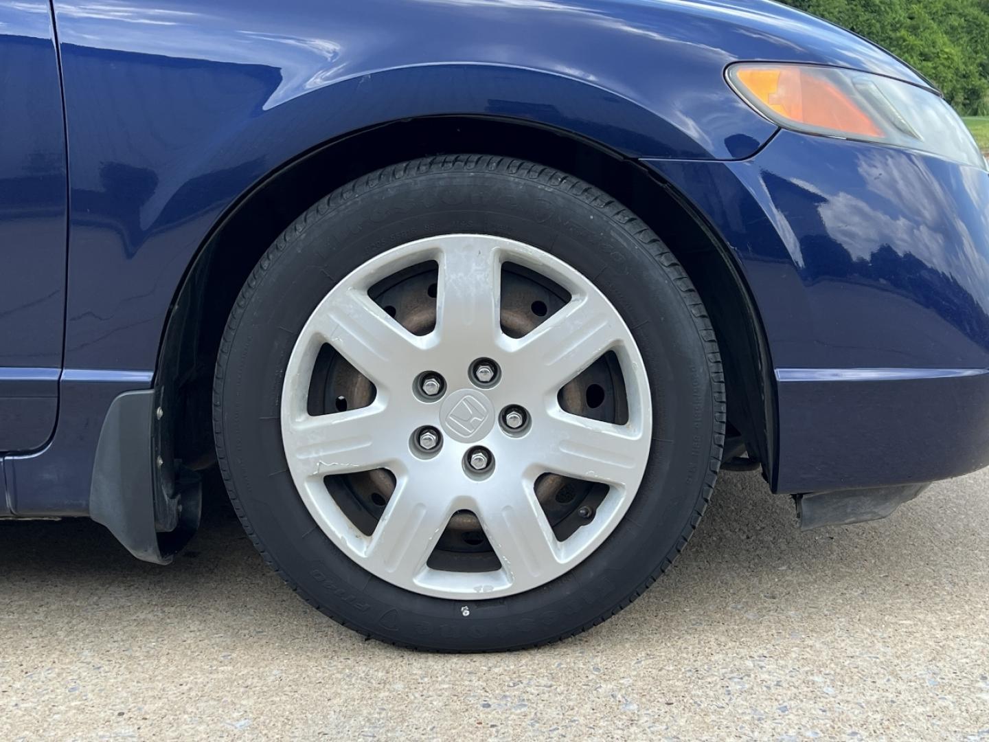 2008 BLUE /Gray Cloth Honda Civic LX (1HGFA16548L) with an 1.8L 4 Cyl. engine, Automatic transmission, located at 2990 Old Orchard Rd., Jackson, MO, 63755, 37.354214, -89.612106 - 2008 Honda Civic LX 183xxx miles Front Wheel Drive 1.8L 4 Cyl. Automatic Cruise Power Windows/Locks/Mirrors We have financing available and we accept trades! Fill out a credit application on our website or come by today! If you have any questions, give us a call at (573) 204-7777 or visit ou - Photo#30