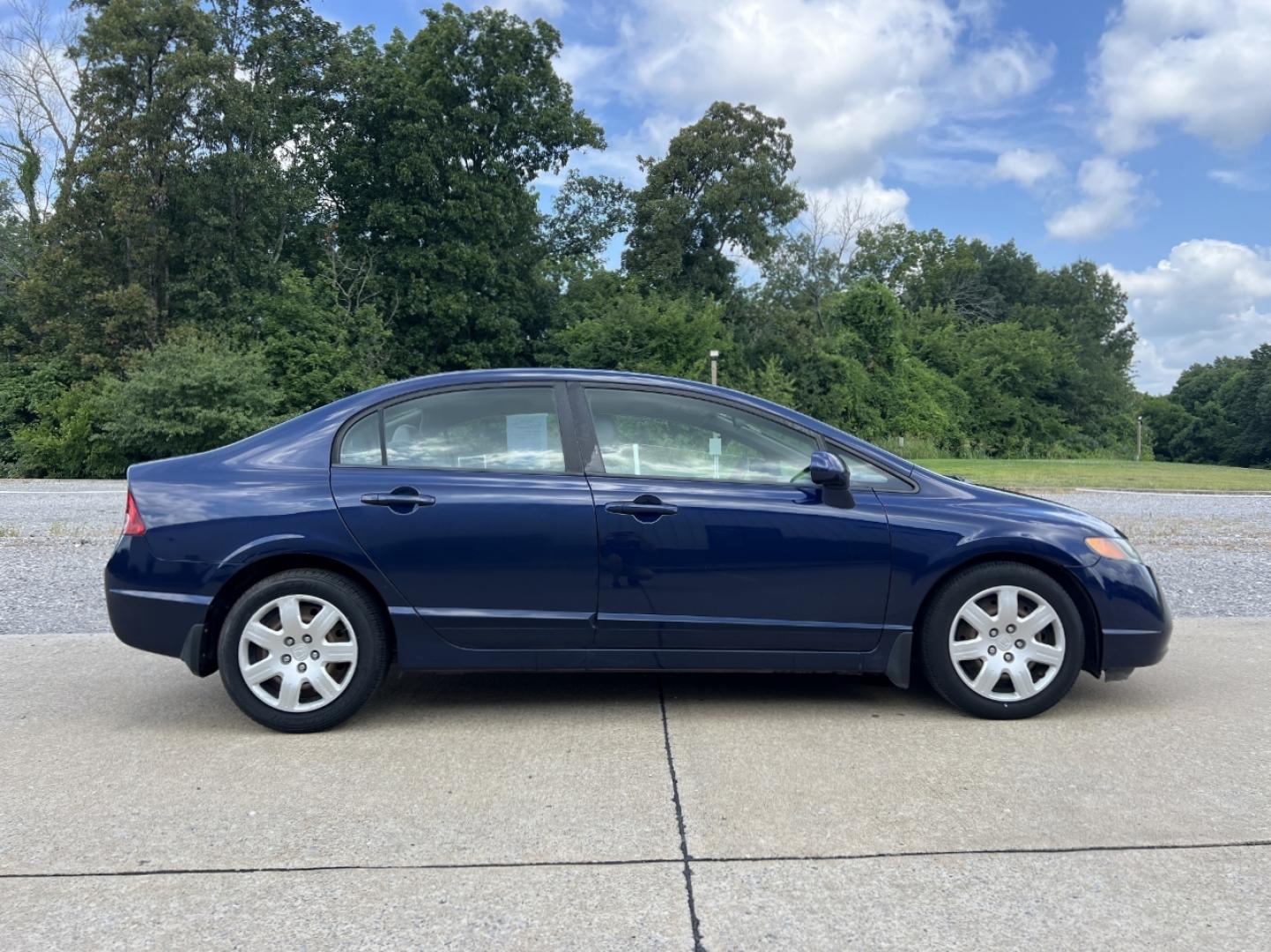 2008 BLUE /Gray Cloth Honda Civic LX (1HGFA16548L) with an 1.8L 4 Cyl. engine, Automatic transmission, located at 2990 Old Orchard Rd., Jackson, MO, 63755, 37.354214, -89.612106 - 2008 Honda Civic LX 183xxx miles Front Wheel Drive 1.8L 4 Cyl. Automatic Cruise Power Windows/Locks/Mirrors We have financing available and we accept trades! Fill out a credit application on our website or come by today! If you have any questions, give us a call at (573) 204-7777 or visit ou - Photo#4