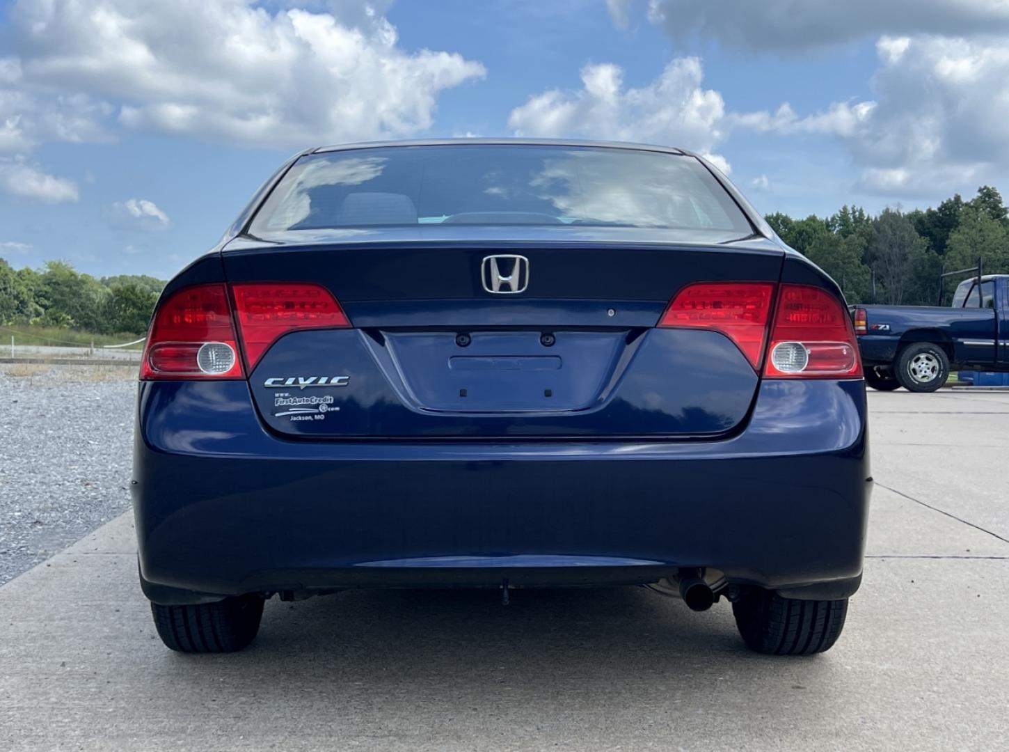 2008 BLUE /Gray Cloth Honda Civic LX (1HGFA16548L) with an 1.8L 4 Cyl. engine, Automatic transmission, located at 2990 Old Orchard Rd., Jackson, MO, 63755, 37.354214, -89.612106 - 2008 Honda Civic LX 183xxx miles Front Wheel Drive 1.8L 4 Cyl. Automatic Cruise Power Windows/Locks/Mirrors We have financing available and we accept trades! Fill out a credit application on our website or come by today! If you have any questions, give us a call at (573) 204-7777 or visit ou - Photo#7
