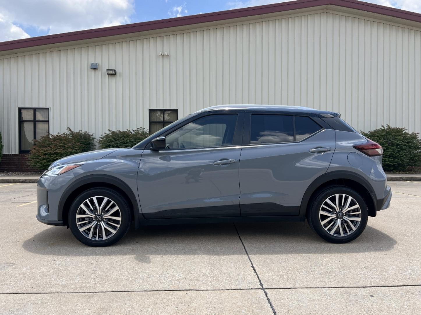 2023 GRAY /Black Cloth Nissan Kicks SV (3N1CP5CV0PL) with an 1.6L 4 Cyl. engine, CVT transmission, located at 2990 Old Orchard Rd., Jackson, MO, 63755, 37.354214, -89.612106 - 2023 Nissan Kicks SV 1-Owner Only 17xxx miles Front Wheel Drive 1.6L 4 Cyl. Automatic Backup Camera Bluetooth Cruise Power Windows/Locks/Mirrors We have financing available and we accept trades! Fill out a credit application on our website or come by today! If you have any questions, give - Photo#5