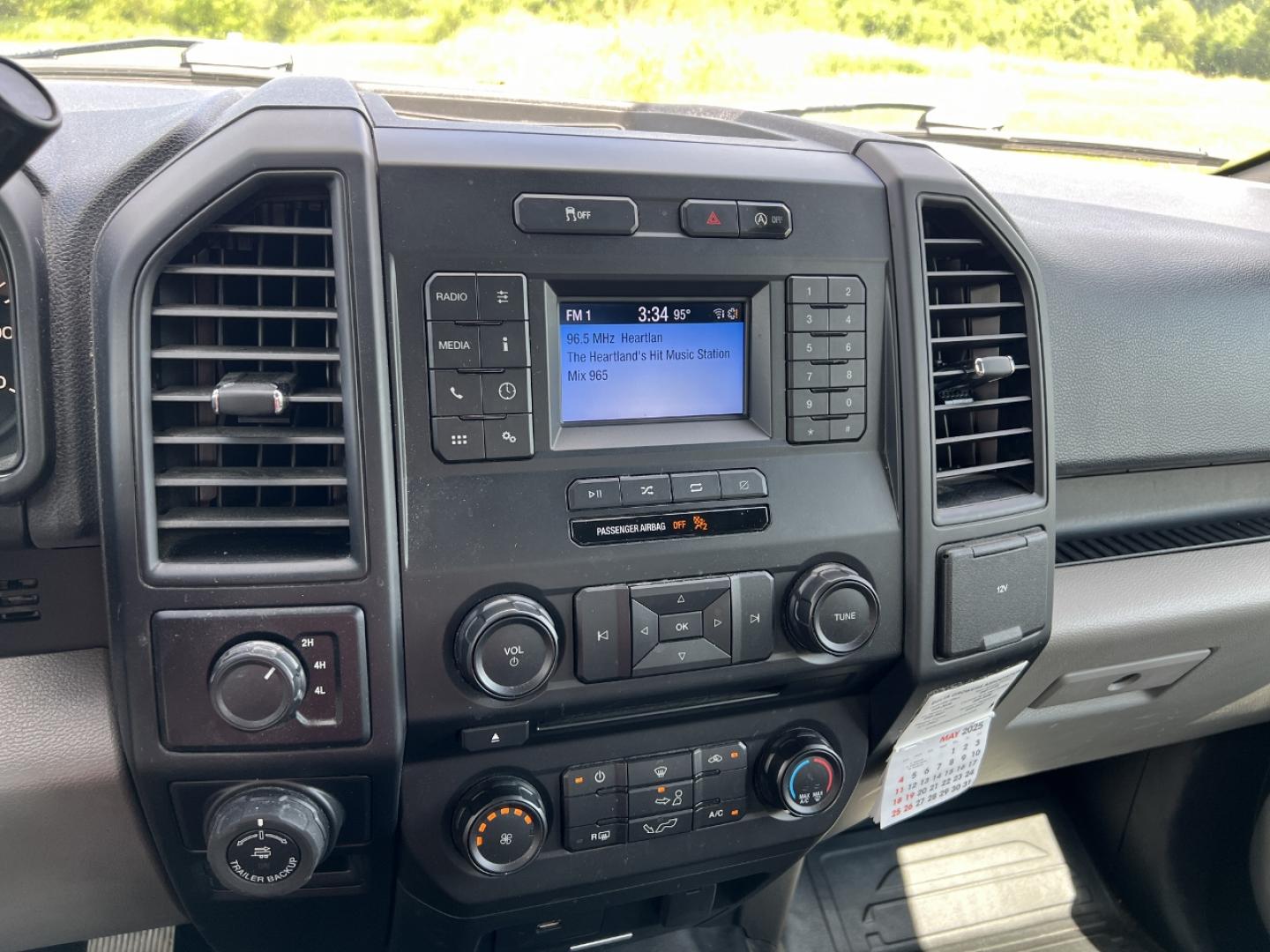 2018 WHITE /Gray Cloth Ford F-150 XL SuperCab 6.5-ft. Bed 2WD (1FTEX1EB7JK) with an 3.3L V6 engine, Automatic transmission, located at 506 S. Kingshighway, Cape Girardeau, MO, 63703, (573) 235-5000, 37.294994, -89.556206 - 2018 Ford F-150 XL 165xxx miles 4x4 3.3L V6 Automatic Backup Camera Bluetooth Cruise Power Windows/Locks/Mirrors We have financing available and we accept trades! Fill out a credit application on our website or come by today! If you have any questions, give us a call at (573) 235-5000 or v - Photo#26