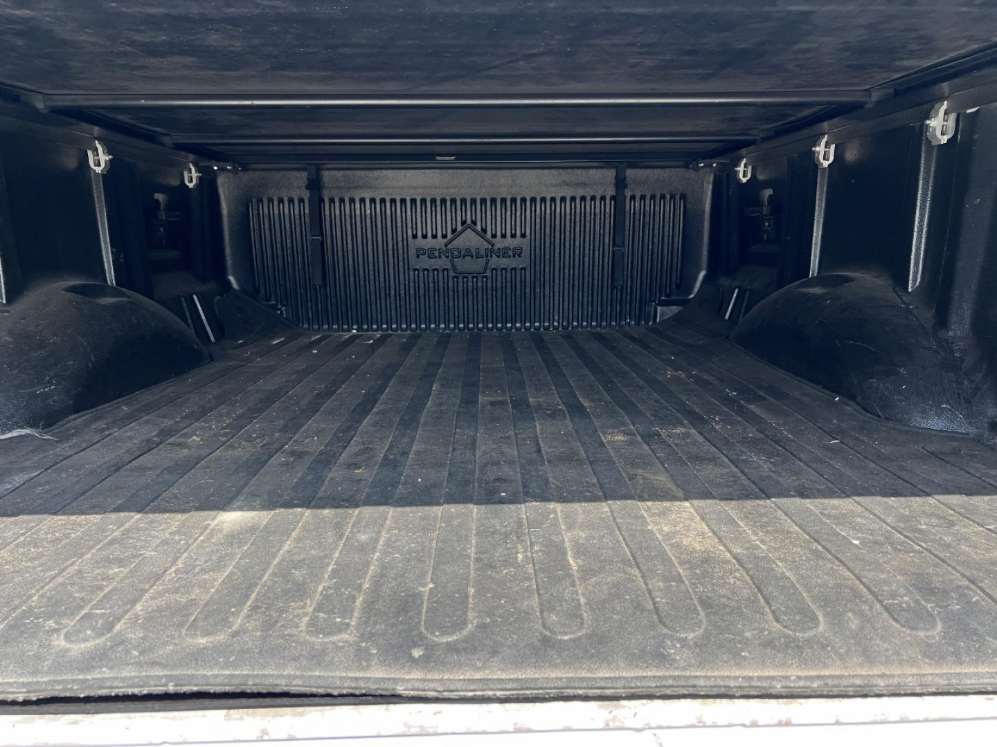 2018 WHITE /Gray Cloth Ford F-150 XL SuperCab 6.5-ft. Bed 2WD (1FTEX1EB7JK) with an 3.3L V6 engine, Automatic transmission, located at 506 S. Kingshighway, Cape Girardeau, MO, 63703, (573) 235-5000, 37.294994, -89.556206 - 2018 Ford F-150 XL 165xxx miles 4x4 3.3L V6 Automatic Backup Camera Bluetooth Cruise Power Windows/Locks/Mirrors We have financing available and we accept trades! Fill out a credit application on our website or come by today! If you have any questions, give us a call at (573) 235-5000 or v - Photo#20