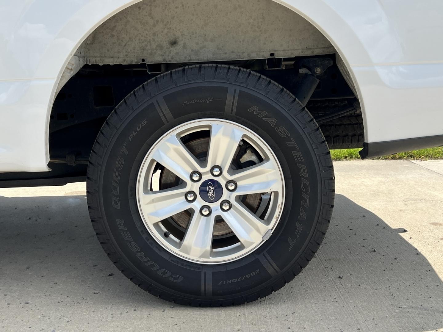 2018 WHITE /Gray Cloth Ford F-150 XL SuperCab 6.5-ft. Bed 2WD (1FTEX1EB7JK) with an 3.3L V6 engine, Automatic transmission, located at 506 S. Kingshighway, Cape Girardeau, MO, 63703, (573) 235-5000, 37.294994, -89.556206 - 2018 Ford F-150 XL 165xxx miles 4x4 3.3L V6 Automatic Backup Camera Bluetooth Cruise Power Windows/Locks/Mirrors We have financing available and we accept trades! Fill out a credit application on our website or come by today! If you have any questions, give us a call at (573) 235-5000 or v - Photo#37