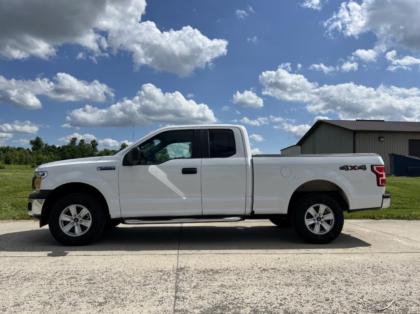 2018 WHITE /Gray Cloth Ford F-150 XL SuperCab 6.5-ft. Bed 2WD (1FTEX1EB7JK) with an 3.3L V6 engine, Automatic transmission, located at 506 S. Kingshighway, Cape Girardeau, MO, 63703, (573) 235-5000, 37.294994, -89.556206 - 2018 Ford F-150 XL 165xxx miles 4x4 3.3L V6 Automatic Backup Camera Bluetooth Cruise Power Windows/Locks/Mirrors We have financing available and we accept trades! Fill out a credit application on our website or come by today! If you have any questions, give us a call at (573) 235-5000 or v - Photo#5