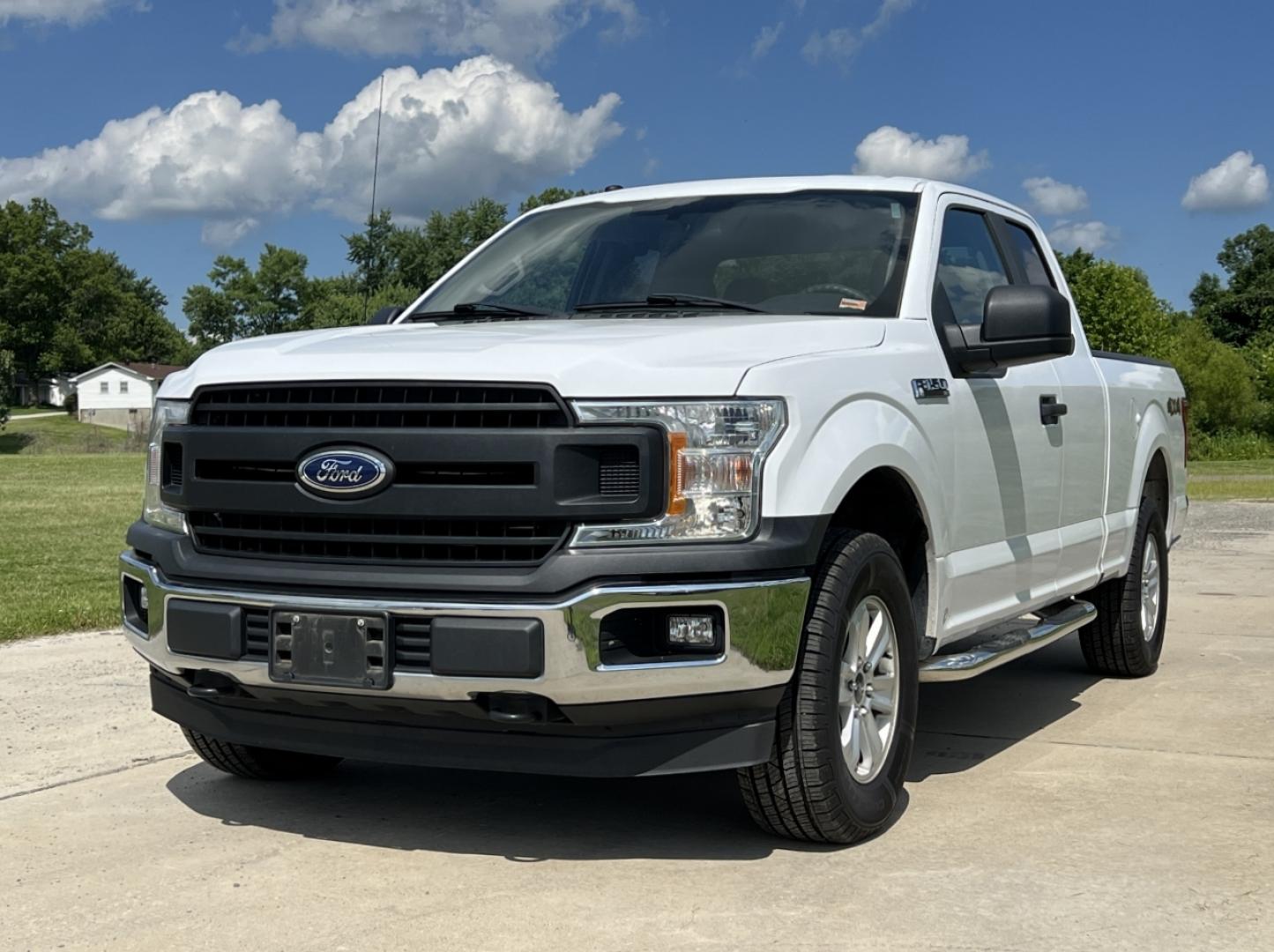 2018 WHITE /Gray Cloth Ford F-150 XL SuperCab 6.5-ft. Bed 2WD (1FTEX1EB7JK) with an 3.3L V6 engine, Automatic transmission, located at 506 S. Kingshighway, Cape Girardeau, MO, 63703, (573) 235-5000, 37.294994, -89.556206 - 2018 Ford F-150 XL 165xxx miles 4x4 3.3L V6 Automatic Backup Camera Bluetooth Cruise Power Windows/Locks/Mirrors We have financing available and we accept trades! Fill out a credit application on our website or come by today! If you have any questions, give us a call at (573) 235-5000 or v - Photo#4