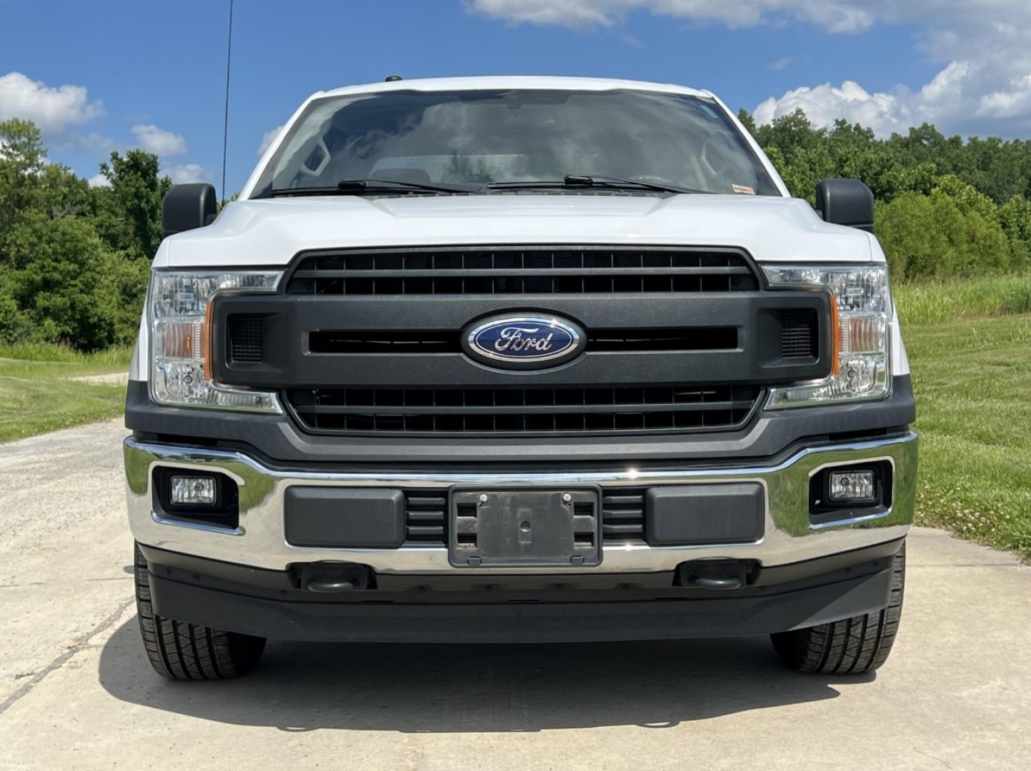 2018 WHITE /Gray Cloth Ford F-150 XL SuperCab 6.5-ft. Bed 2WD (1FTEX1EB7JK) with an 3.3L V6 engine, Automatic transmission, located at 506 S. Kingshighway, Cape Girardeau, MO, 63703, (573) 235-5000, 37.294994, -89.556206 - 2018 Ford F-150 XL 165xxx miles 4x4 3.3L V6 Automatic Backup Camera Bluetooth Cruise Power Windows/Locks/Mirrors We have financing available and we accept trades! Fill out a credit application on our website or come by today! If you have any questions, give us a call at (573) 235-5000 or v - Photo#10