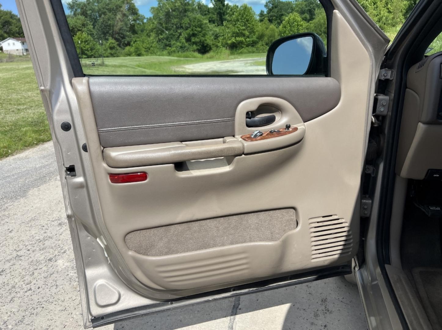 2002 GOLD /Tan Leather Oldsmobile Silhouette GL (1GHDX03E42D) with an 3.4L V6 engine, Automatic transmission, located at 506 S. Kingshighway, Cape Girardeau, MO, 63703, (573) 235-5000, 37.294994, -89.556206 - 2002 Oldsmobile Silhouette GL 139xxx miles Front Wheel Drive 3.4L V6 Automatic Leather 3rd Row Power/Heated Seats Cruise Power Windows/Locks/Mirrors We have financing available and we accept trades! Fill out a credit application on our website or come by today! If you have any questions, - Photo#11