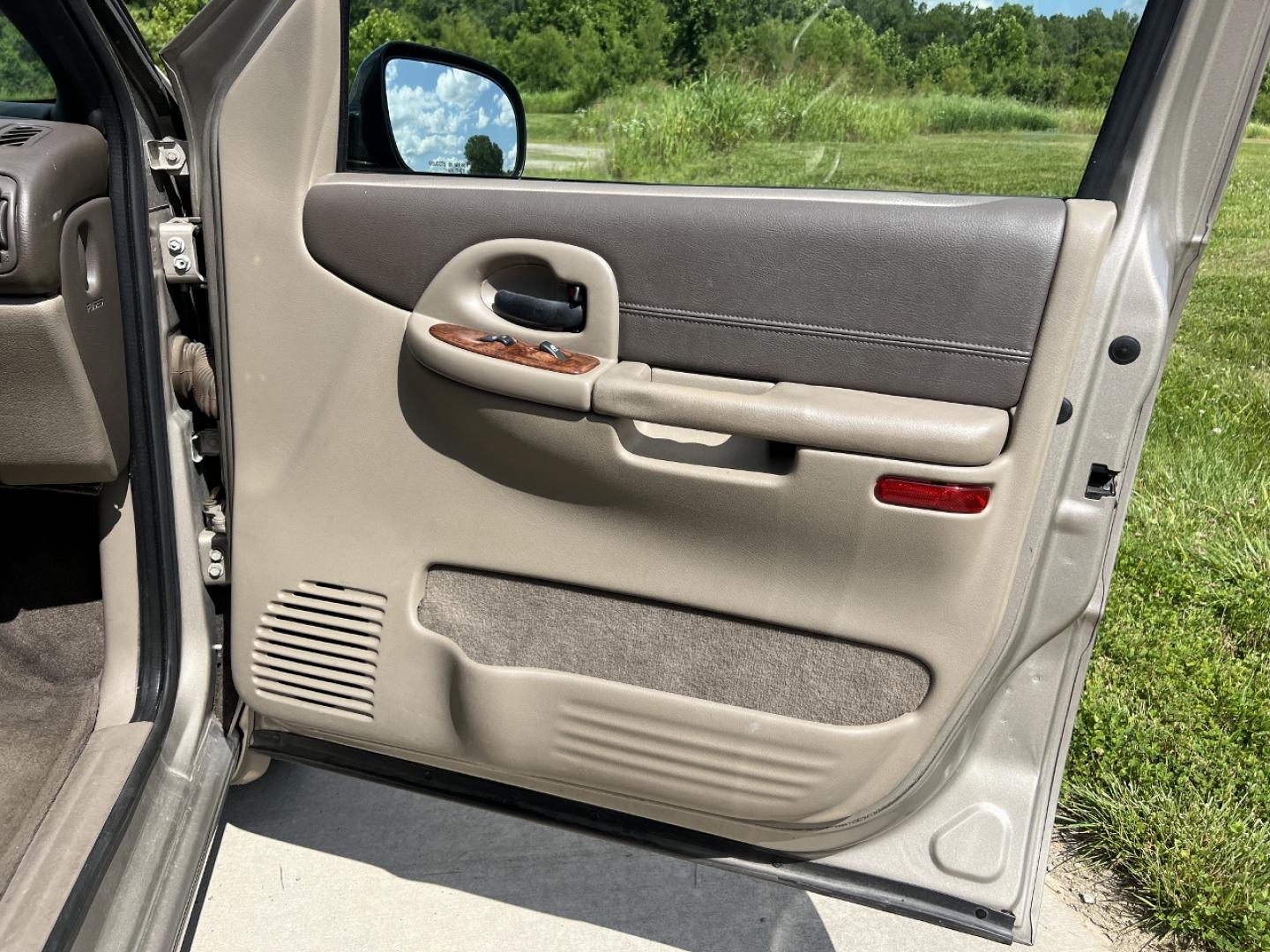 2002 GOLD /Tan Leather Oldsmobile Silhouette GL (1GHDX03E42D) with an 3.4L V6 engine, Automatic transmission, located at 506 S. Kingshighway, Cape Girardeau, MO, 63703, (573) 235-5000, 37.294994, -89.556206 - 2002 Oldsmobile Silhouette GL 139xxx miles Front Wheel Drive 3.4L V6 Automatic Leather 3rd Row Power/Heated Seats Cruise Power Windows/Locks/Mirrors We have financing available and we accept trades! Fill out a credit application on our website or come by today! If you have any questions, - Photo#13