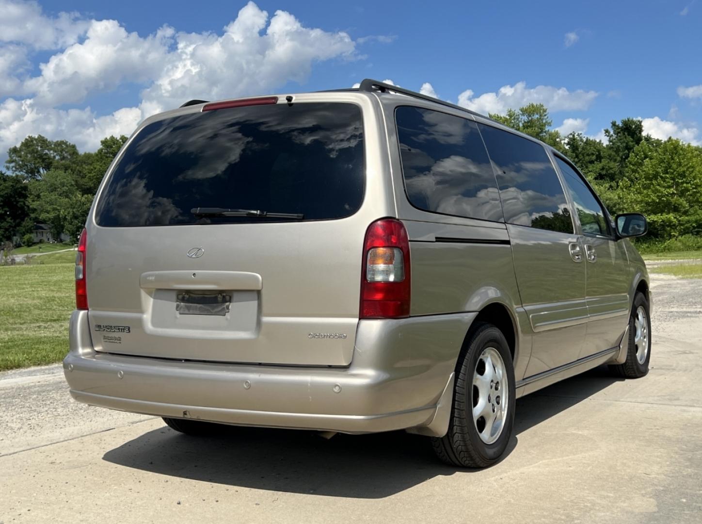 2002 GOLD /Tan Leather Oldsmobile Silhouette GL (1GHDX03E42D) with an 3.4L V6 engine, Automatic transmission, located at 506 S. Kingshighway, Cape Girardeau, MO, 63703, (573) 235-5000, 37.294994, -89.556206 - 2002 Oldsmobile Silhouette GL 139xxx miles Front Wheel Drive 3.4L V6 Automatic Leather 3rd Row Power/Heated Seats Cruise Power Windows/Locks/Mirrors We have financing available and we accept trades! Fill out a credit application on our website or come by today! If you have any questions, - Photo#7