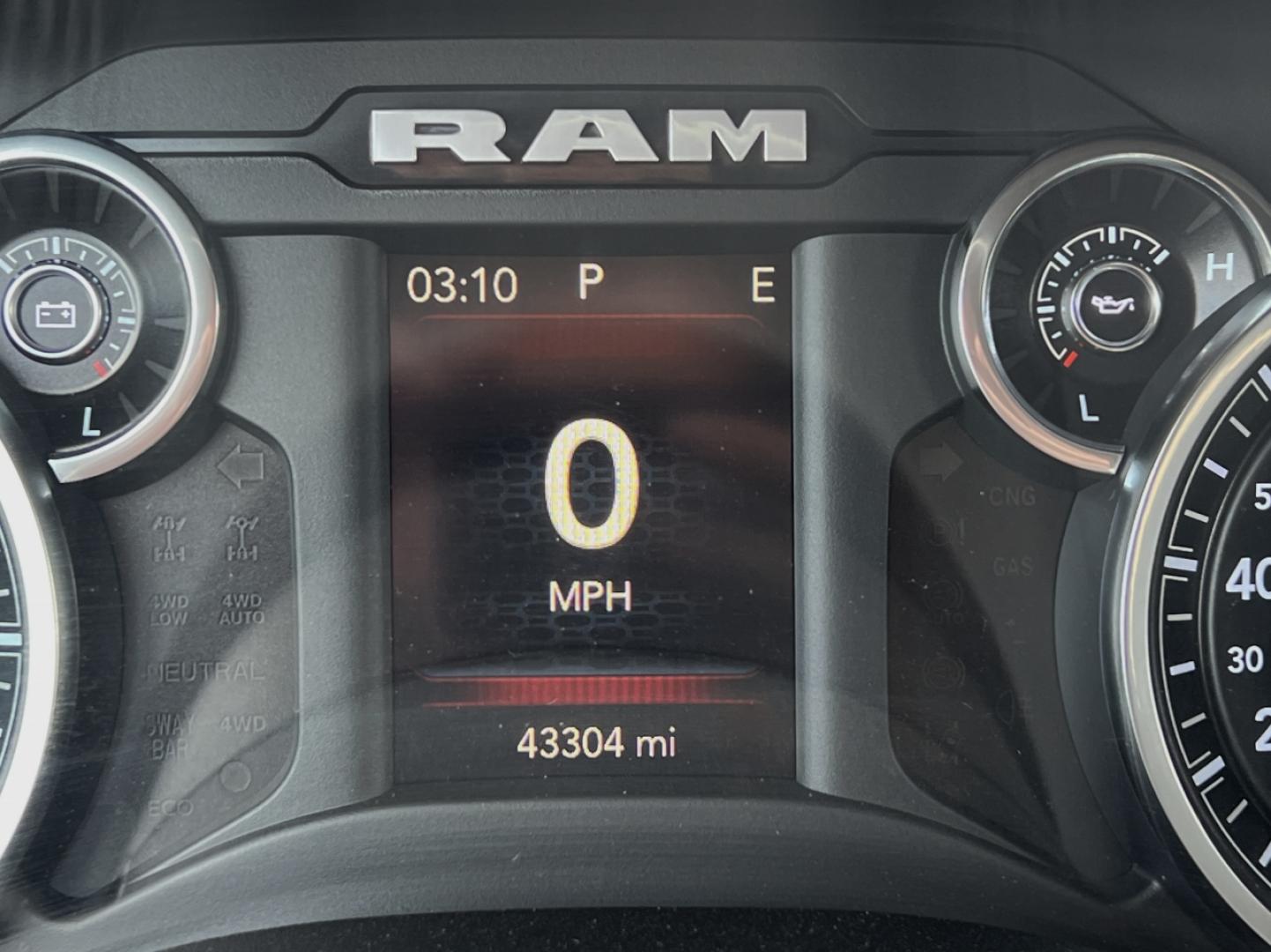 2020 BLACK /Gray Cloth RAM 1500 Big Horn Crew Cab SWB 4WD (1C6SRFFT3LN) with an 5.7L V8 engine, Automatic transmission, located at 506 S. Kingshighway, Cape Girardeau, MO, 63703, (573) 235-5000, 37.294994, -89.556206 - 2020 Ram 1500 Big Horn Only 43xxx miles 4x4 5.7L V8 Automatic Backup Camera Power Driver Seat Bluetooth Remote Start Cruise Power Windows/Locks/Mirrors We have financing available and we accept trades! Fill out a credit application on our website or come by today! If you have any questio - Photo#20