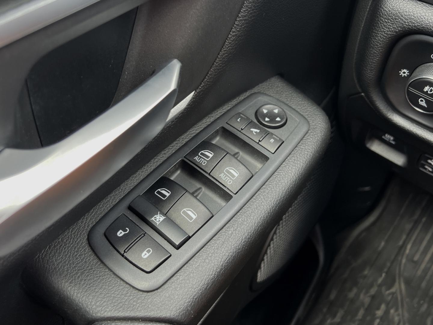 2020 BLACK /Gray Cloth RAM 1500 Big Horn Crew Cab SWB 4WD (1C6SRFFT3LN) with an 5.7L V8 engine, Automatic transmission, located at 506 S. Kingshighway, Cape Girardeau, MO, 63703, (573) 235-5000, 37.294994, -89.556206 - 2020 Ram 1500 Big Horn Only 43xxx miles 4x4 5.7L V8 Automatic Backup Camera Power Driver Seat Bluetooth Remote Start Cruise Power Windows/Locks/Mirrors We have financing available and we accept trades! Fill out a credit application on our website or come by today! If you have any questio - Photo#27