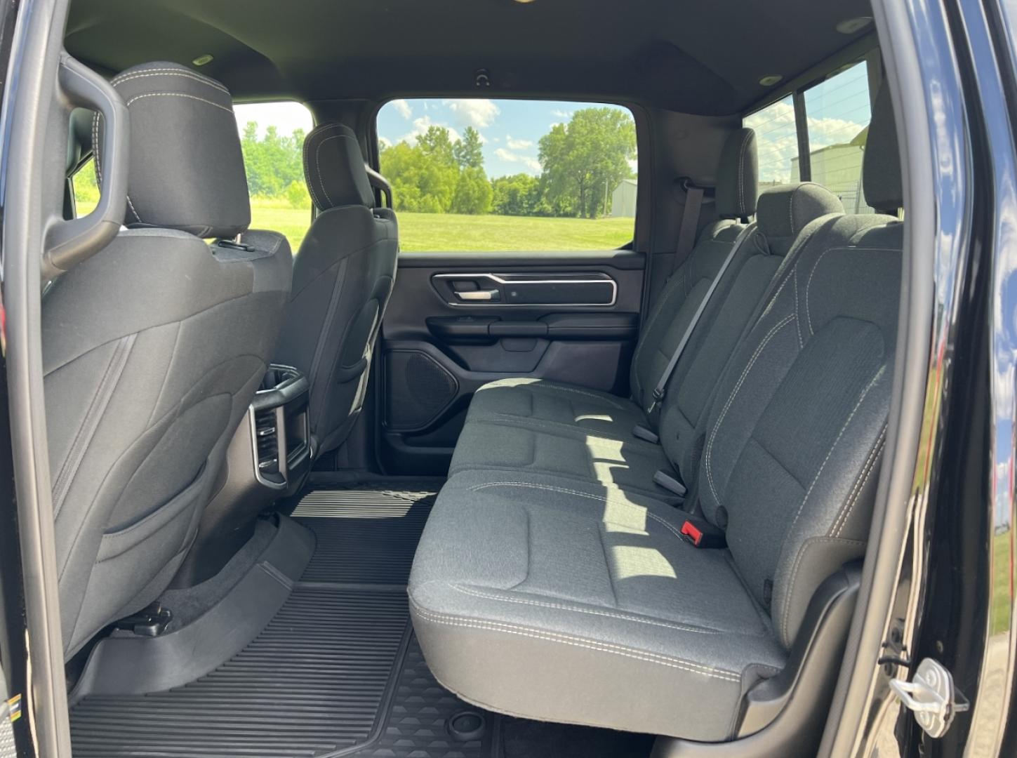 2020 BLACK /Gray Cloth RAM 1500 Big Horn Crew Cab SWB 4WD (1C6SRFFT3LN) with an 5.7L V8 engine, Automatic transmission, located at 506 S. Kingshighway, Cape Girardeau, MO, 63703, (573) 235-5000, 37.294994, -89.556206 - 2020 Ram 1500 Big Horn Only 43xxx miles 4x4 5.7L V8 Automatic Backup Camera Power Driver Seat Bluetooth Remote Start Cruise Power Windows/Locks/Mirrors We have financing available and we accept trades! Fill out a credit application on our website or come by today! If you have any questio - Photo#16