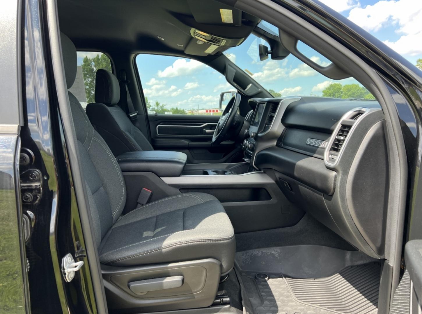 2020 BLACK /Gray Cloth RAM 1500 Big Horn Crew Cab SWB 4WD (1C6SRFFT3LN) with an 5.7L V8 engine, Automatic transmission, located at 506 S. Kingshighway, Cape Girardeau, MO, 63703, (573) 235-5000, 37.294994, -89.556206 - 2020 Ram 1500 Big Horn Only 43xxx miles 4x4 5.7L V8 Automatic Backup Camera Power Driver Seat Bluetooth Remote Start Cruise Power Windows/Locks/Mirrors We have financing available and we accept trades! Fill out a credit application on our website or come by today! If you have any questio - Photo#15