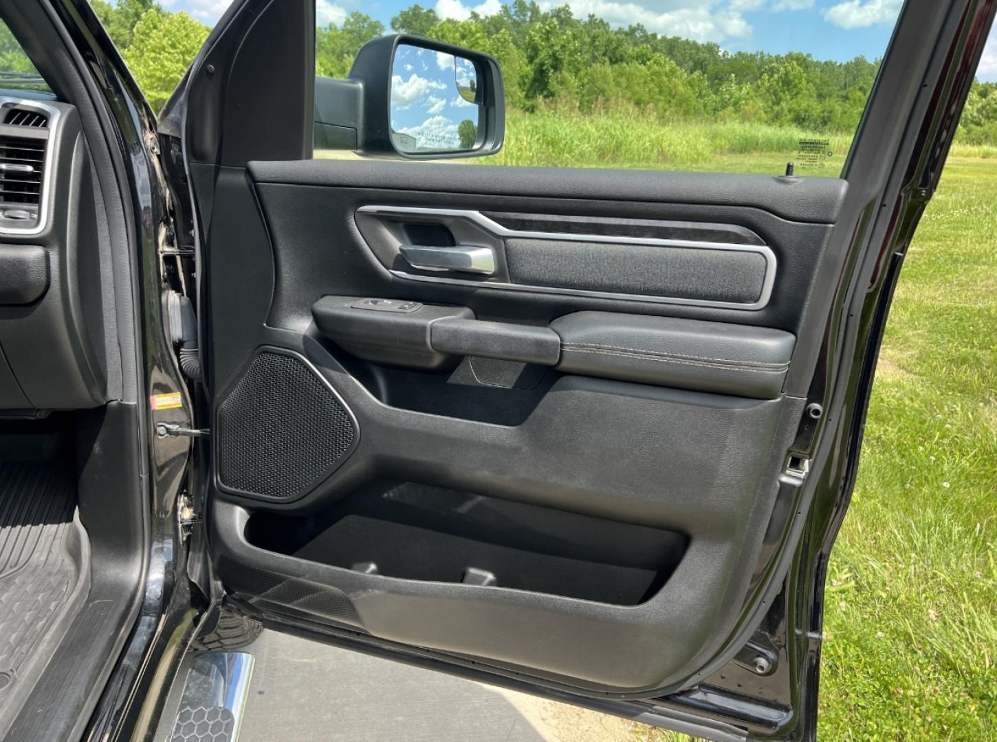 2020 BLACK /Gray Cloth RAM 1500 Big Horn Crew Cab SWB 4WD (1C6SRFFT3LN) with an 5.7L V8 engine, Automatic transmission, located at 506 S. Kingshighway, Cape Girardeau, MO, 63703, (573) 235-5000, 37.294994, -89.556206 - 2020 Ram 1500 Big Horn Only 43xxx miles 4x4 5.7L V8 Automatic Backup Camera Power Driver Seat Bluetooth Remote Start Cruise Power Windows/Locks/Mirrors We have financing available and we accept trades! Fill out a credit application on our website or come by today! If you have any questio - Photo#14