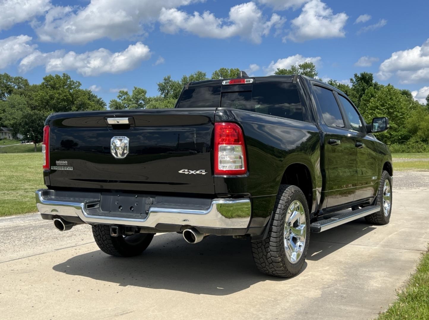 2020 BLACK /Gray Cloth RAM 1500 Big Horn Crew Cab SWB 4WD (1C6SRFFT3LN) with an 5.7L V8 engine, Automatic transmission, located at 506 S. Kingshighway, Cape Girardeau, MO, 63703, (573) 235-5000, 37.294994, -89.556206 - 2020 Ram 1500 Big Horn Only 43xxx miles 4x4 5.7L V8 Automatic Backup Camera Power Driver Seat Bluetooth Remote Start Cruise Power Windows/Locks/Mirrors We have financing available and we accept trades! Fill out a credit application on our website or come by today! If you have any questio - Photo#8