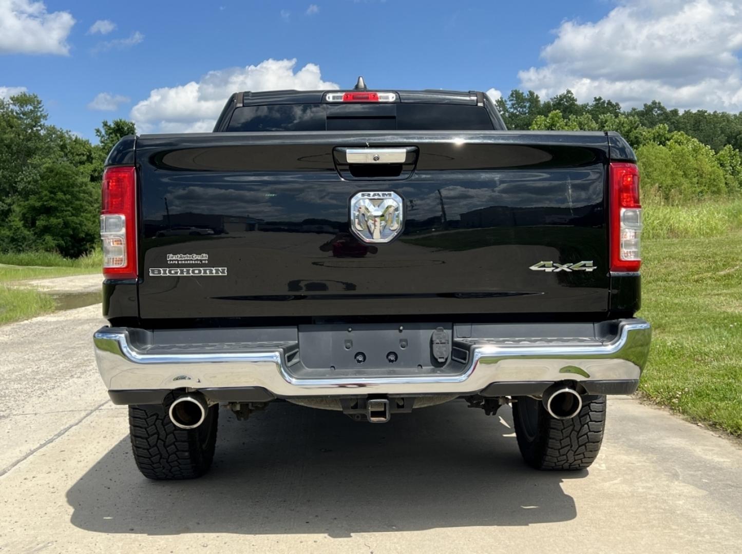 2020 BLACK /Gray Cloth RAM 1500 Big Horn Crew Cab SWB 4WD (1C6SRFFT3LN) with an 5.7L V8 engine, Automatic transmission, located at 506 S. Kingshighway, Cape Girardeau, MO, 63703, (573) 235-5000, 37.294994, -89.556206 - 2020 Ram 1500 Big Horn Only 43xxx miles 4x4 5.7L V8 Automatic Backup Camera Power Driver Seat Bluetooth Remote Start Cruise Power Windows/Locks/Mirrors We have financing available and we accept trades! Fill out a credit application on our website or come by today! If you have any questio - Photo#10