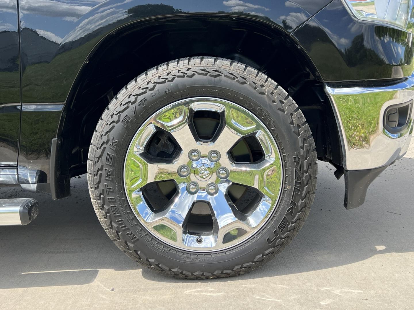 2020 BLACK /Gray Cloth RAM 1500 Big Horn Crew Cab SWB 4WD (1C6SRFFT3LN) with an 5.7L V8 engine, Automatic transmission, located at 506 S. Kingshighway, Cape Girardeau, MO, 63703, (573) 235-5000, 37.294994, -89.556206 - 2020 Ram 1500 Big Horn Only 43xxx miles 4x4 5.7L V8 Automatic Backup Camera Power Driver Seat Bluetooth Remote Start Cruise Power Windows/Locks/Mirrors We have financing available and we accept trades! Fill out a credit application on our website or come by today! If you have any questio - Photo#38