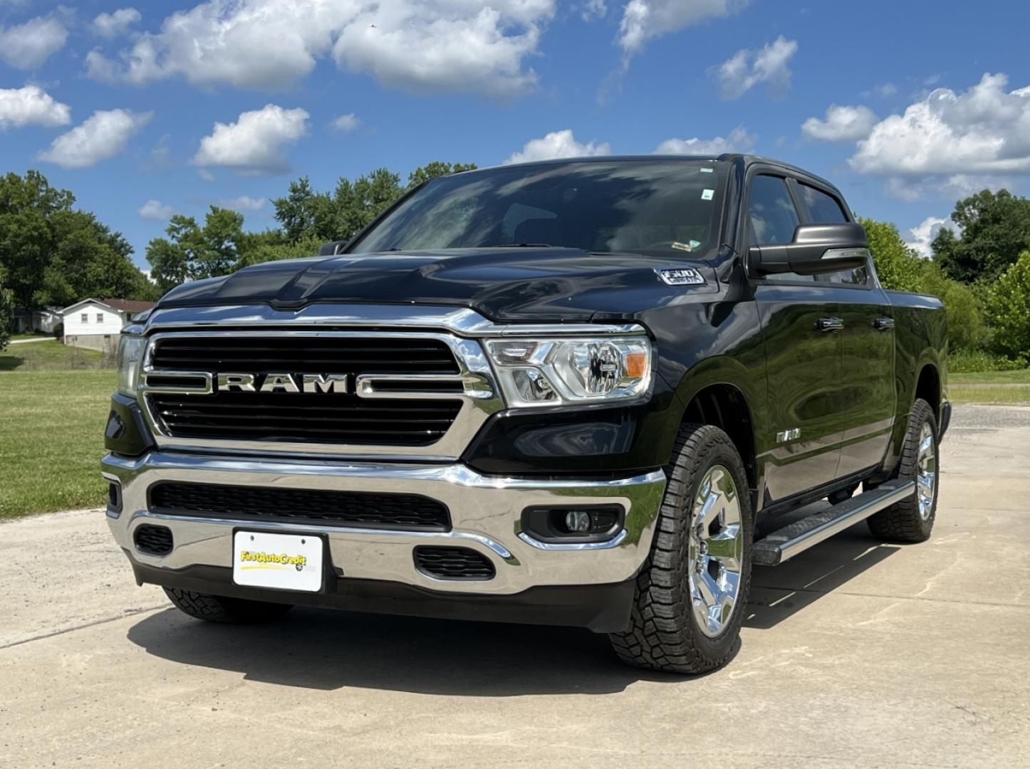 2020 BLACK /Gray Cloth RAM 1500 Big Horn Crew Cab SWB 4WD (1C6SRFFT3LN) with an 5.7L V8 engine, Automatic transmission, located at 506 S. Kingshighway, Cape Girardeau, MO, 63703, (573) 235-5000, 37.294994, -89.556206 - 2020 Ram 1500 Big Horn Only 43xxx miles 4x4 5.7L V8 Automatic Backup Camera Power Driver Seat Bluetooth Remote Start Cruise Power Windows/Locks/Mirrors We have financing available and we accept trades! Fill out a credit application on our website or come by today! If you have any questio - Photo#6