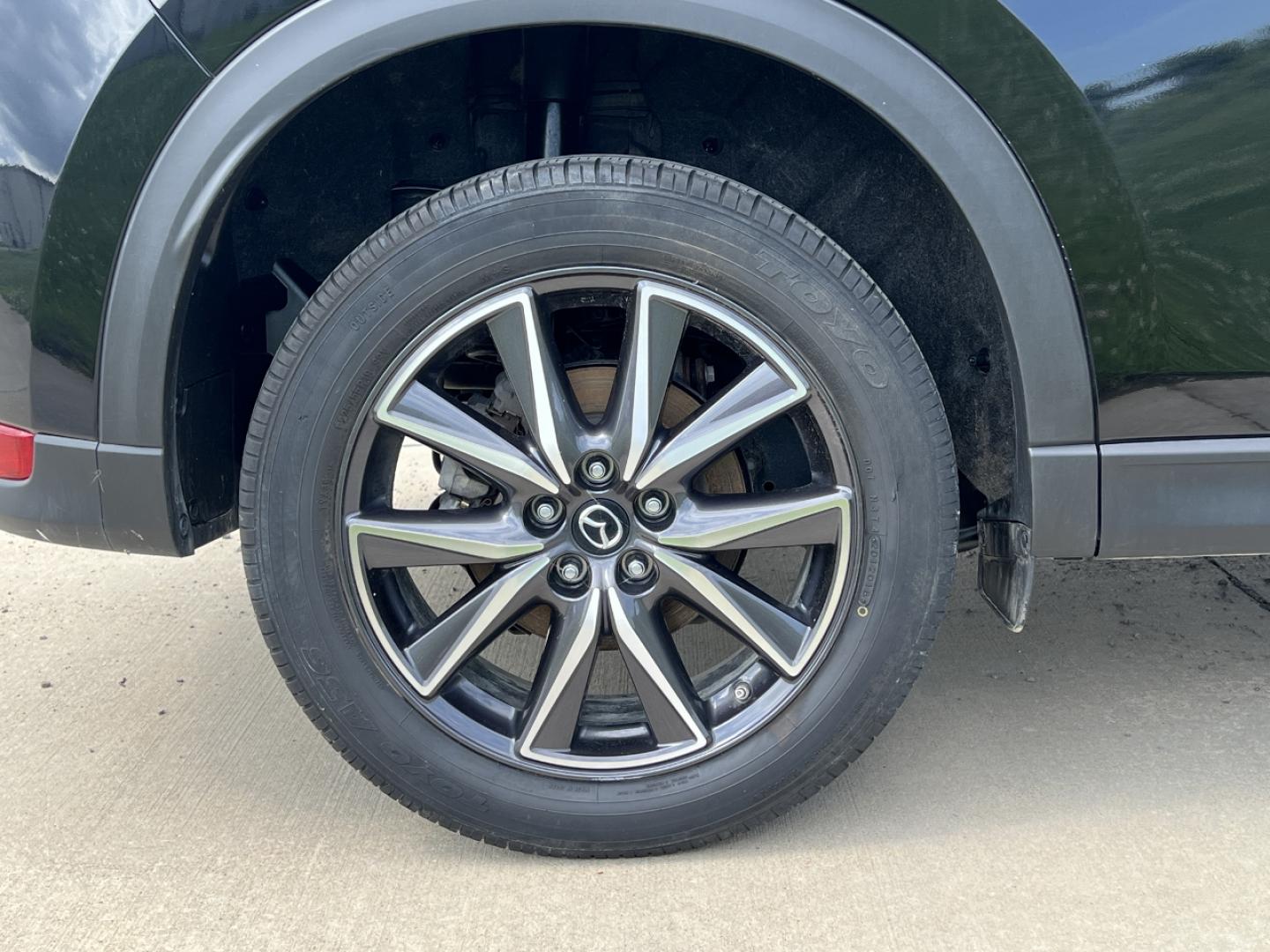 2018 BLACK /Black Mazda CX-5 Touring (JM3KFACM2J1) with an 2.5L 4 Cyl. engine, Automatic transmission, located at 506 S. Kingshighway, Cape Girardeau, MO, 63703, (573) 235-5000, 37.294994, -89.556206 - 2018 Mazda CX-5 Touring Only 38xxx miles Front Wheel Drive 2.5L 4 Cyl. Automatic Backup Camera Power Driver Seat Heated Seats Sunroof Bluetooth Cruise Power Windows/Locks/Mirrors We have financing available and we accept trades! Fill out a credit application on our website or come by tod - Photo#39