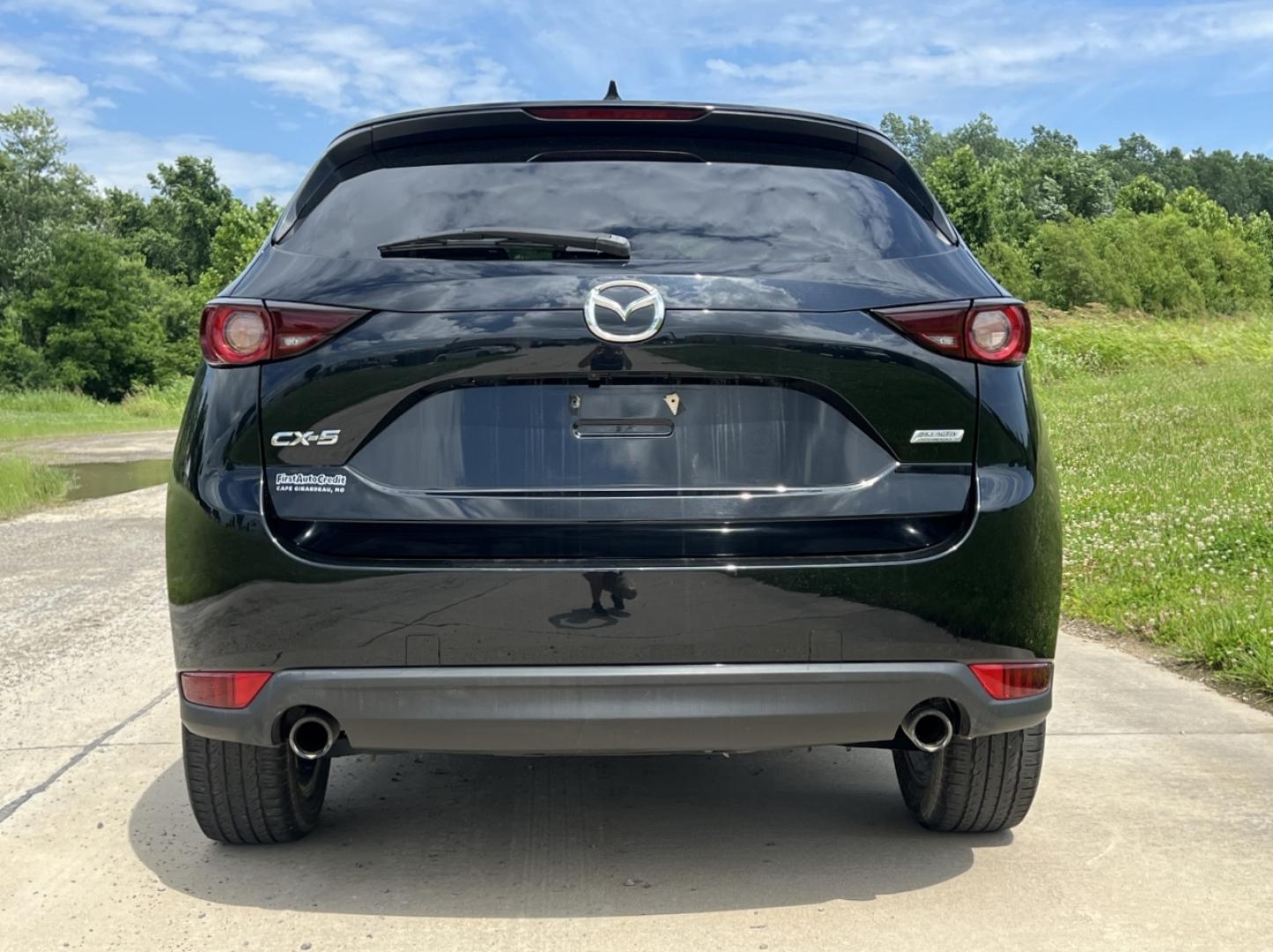 2018 BLACK /Black Mazda CX-5 Touring (JM3KFACM2J1) with an 2.5L 4 Cyl. engine, Automatic transmission, located at 506 S. Kingshighway, Cape Girardeau, MO, 63703, (573) 235-5000, 37.294994, -89.556206 - 2018 Mazda CX-5 Touring Only 38xxx miles Front Wheel Drive 2.5L 4 Cyl. Automatic Backup Camera Power Driver Seat Heated Seats Sunroof Bluetooth Cruise Power Windows/Locks/Mirrors We have financing available and we accept trades! Fill out a credit application on our website or come by tod - Photo#11