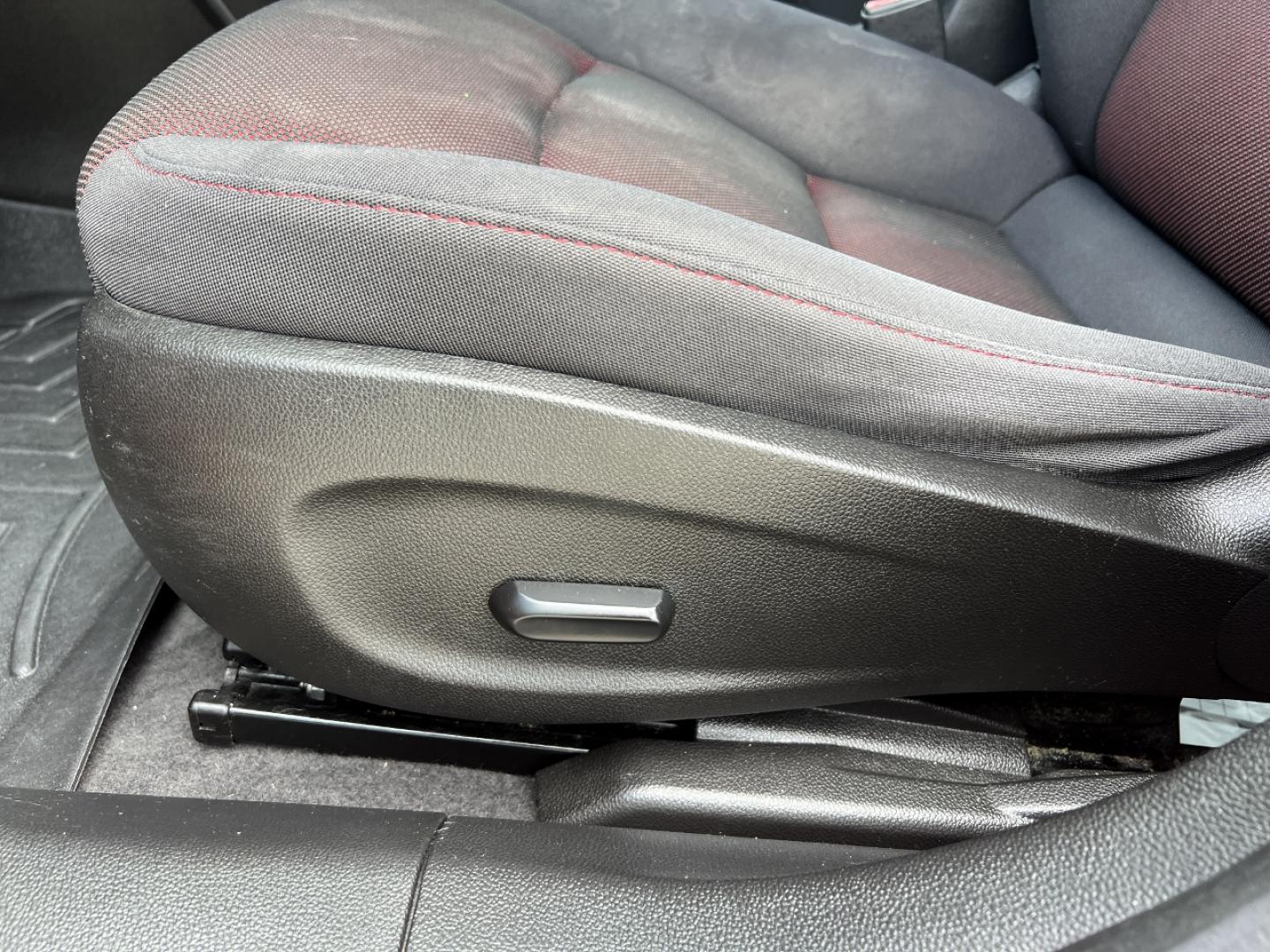 2012 RED /Black Cloth Chevrolet Cruze 1LT (1G1PF5SC5C7) with an 1.4L 4 Cyl. TURBO engine, Automatic transmission, located at 506 S. Kingshighway, Cape Girardeau, MO, 63703, (573) 235-5000, 37.294994, -89.556206 - 2012 Chevrolet Cruze LT 152xxx miles Front Wheel Drive 1.4L 4 Cyl. Automatic Power Driver Seat Sunroof Cruise Remote Start Power Windows/Locks/Mirrors We have financing available and we accept trades! Fill out a credit application on our website or come by today! If you have any questions - Photo#3