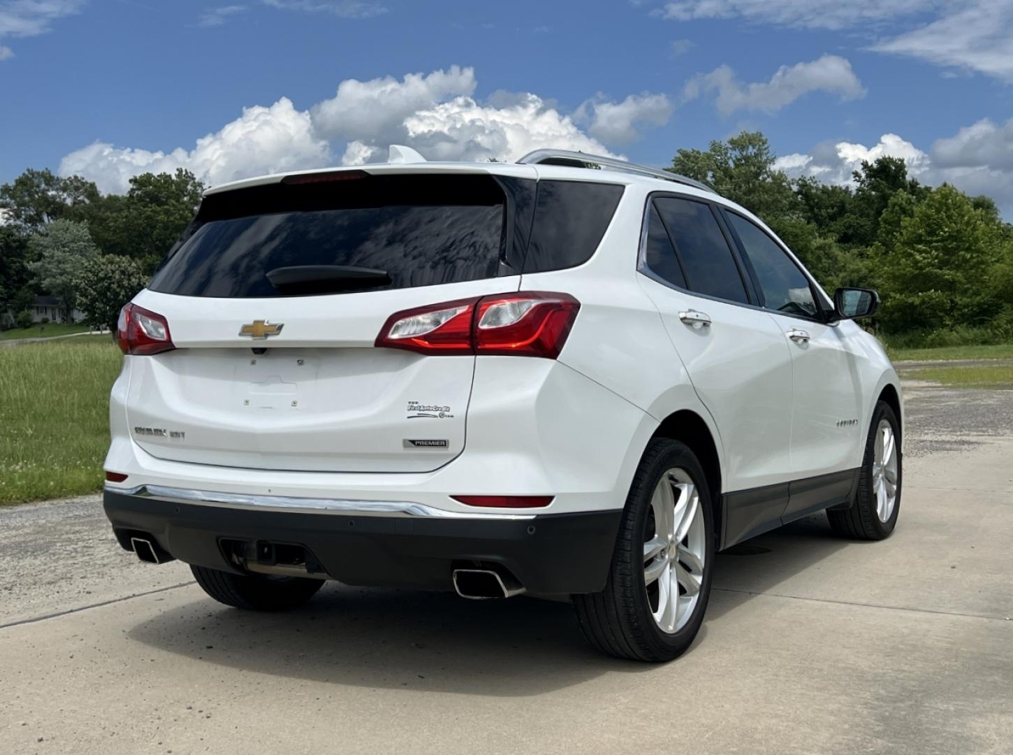 2018 WHITE /Black Leather Chevrolet Equinox Premier (2GNAXNEX4J6) with an 2.0L 4 Cyl. Hybrid engine, Automatic transmission, located at 506 S. Kingshighway, Cape Girardeau, MO, 63703, (573) 235-5000, 37.294994, -89.556206 - 2018 Chevrolet Equinox Premier 99xxx miles Front Wheel Drive 2.0L 4 Cyl. Automatic Leather Power/Heated/Cooled Seats Heated Rear Seats Heated Steering Wheel Backup Camera Bluetooth Remote Start Cruise Power Windows/Locks/Mirrors We have financing available and we accept trades! Fill ou - Photo#10