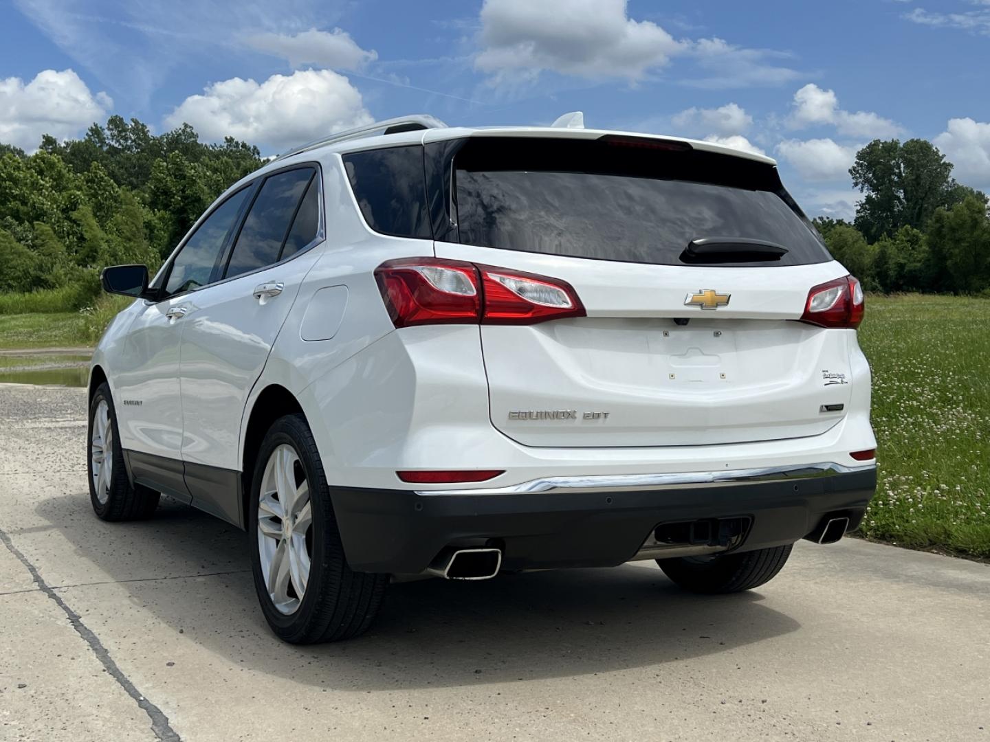2018 WHITE /Black Leather Chevrolet Equinox Premier (2GNAXNEX4J6) with an 2.0L 4 Cyl. Hybrid engine, Automatic transmission, located at 506 S. Kingshighway, Cape Girardeau, MO, 63703, (573) 235-5000, 37.294994, -89.556206 - 2018 Chevrolet Equinox Premier 99xxx miles Front Wheel Drive 2.0L 4 Cyl. Automatic Leather Power/Heated/Cooled Seats Heated Rear Seats Heated Steering Wheel Backup Camera Bluetooth Remote Start Cruise Power Windows/Locks/Mirrors We have financing available and we accept trades! Fill ou - Photo#11