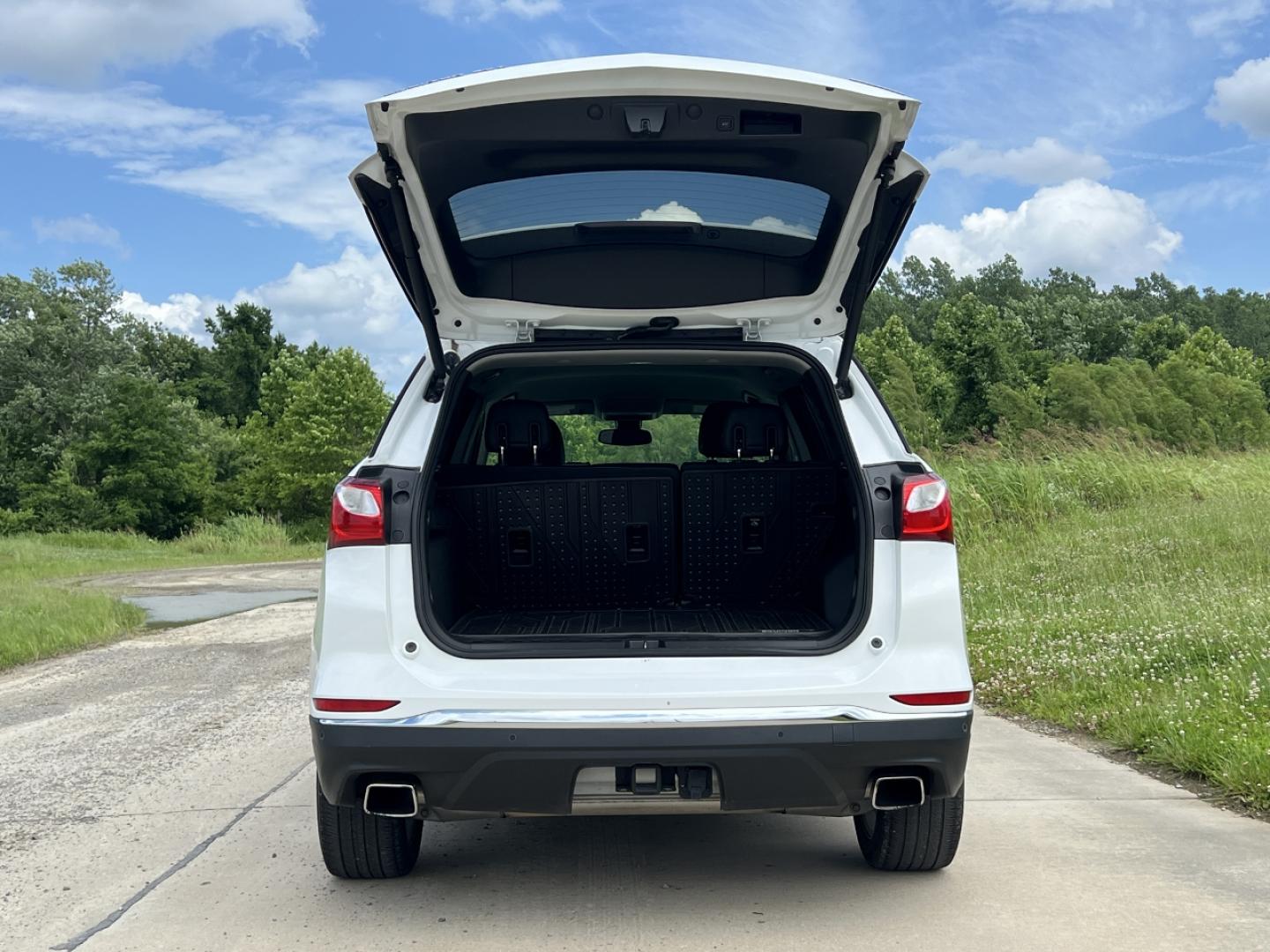 2018 WHITE /Black Leather Chevrolet Equinox Premier (2GNAXNEX4J6) with an 2.0L 4 Cyl. Hybrid engine, Automatic transmission, located at 506 S. Kingshighway, Cape Girardeau, MO, 63703, (573) 235-5000, 37.294994, -89.556206 - 2018 Chevrolet Equinox Premier 99xxx miles Front Wheel Drive 2.0L 4 Cyl. Automatic Leather Power/Heated/Cooled Seats Heated Rear Seats Heated Steering Wheel Backup Camera Bluetooth Remote Start Cruise Power Windows/Locks/Mirrors We have financing available and we accept trades! Fill ou - Photo#20
