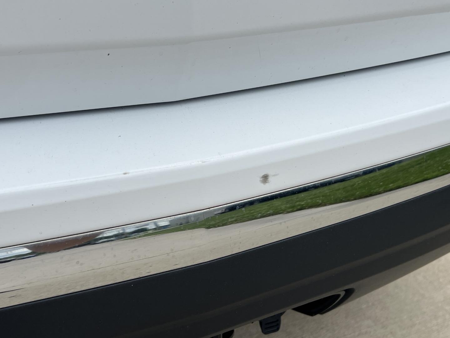 2018 WHITE /Black Leather Chevrolet Equinox Premier (2GNAXNEX4J6) with an 2.0L 4 Cyl. Hybrid engine, Automatic transmission, located at 506 S. Kingshighway, Cape Girardeau, MO, 63703, (573) 235-5000, 37.294994, -89.556206 - 2018 Chevrolet Equinox Premier 99xxx miles Front Wheel Drive 2.0L 4 Cyl. Automatic Leather Power/Heated/Cooled Seats Heated Rear Seats Heated Steering Wheel Backup Camera Bluetooth Remote Start Cruise Power Windows/Locks/Mirrors We have financing available and we accept trades! Fill ou - Photo#42