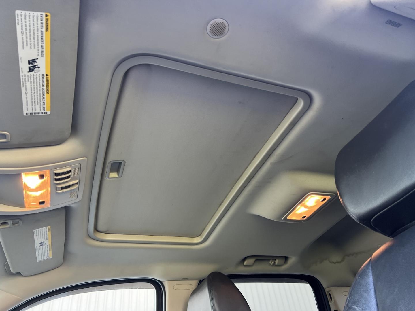 2009 MAROON /Black Leather Chevrolet Silverado 1500 LTZ Crew Cab 4WD (3GCEK33379G) with an 5.3L V8 engine, Automatic transmission, located at 2990 Old Orchard Rd., Jackson, MO, 63755, 37.354214, -89.612106 - We have financing available and we accept trades! Fill out a credit application on our website or come by today! If you have any questions, give us a call at (573) 204-7777 or visit our website at firstautocredit.com. - Photo#5