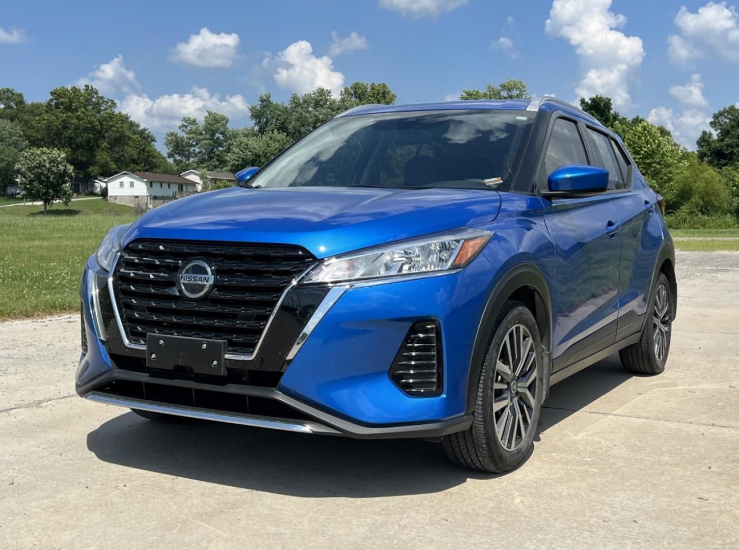 2021 BLUE /Black Cloth Nissan Kicks SV (3N1CP5CV5ML) with an 1.6L 4 Cyl. engine, CVT transmission, located at 506 S. Kingshighway, Cape Girardeau, MO, 63703, (573) 235-5000, 37.294991, -89.553635 - 2021 Nissan Kicks SV 46xxx miles Front Wheel Drive 1.6L 4 Cyl. Automatic Backup Camera Bluetooth Cruise Remote Start Power Windows/Locks/Mirrors We have financing available and we accept trades! Fill out a credit application on our website or come by today! If you have any questions, give - Photo#4