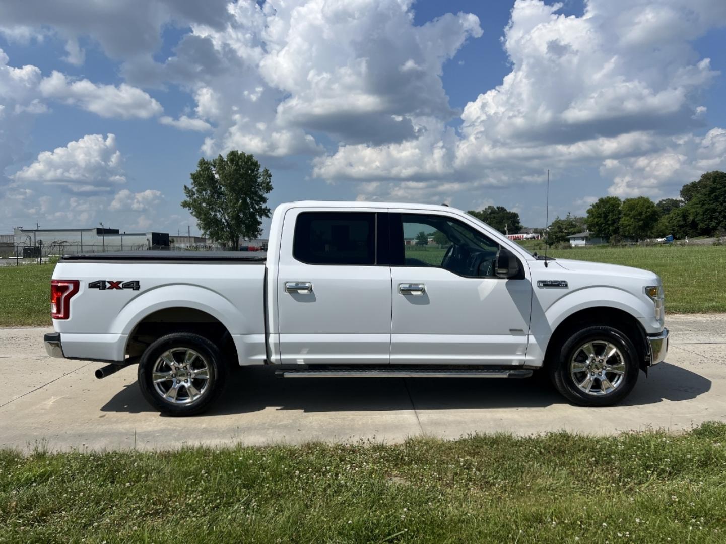 2016 WHITE /Gray Cloth Ford F-150 XLT SuperCrew 6.5-ft. Bed 4WD (1FTEW1EP7GK) with an 2.7L V6 engine, Automatic transmission, located at 506 S. Kingshighway, Cape Girardeau, MO, 63703, (573) 235-5000, 37.294994, -89.556206 - 2016 Ford F-150 XLT Local 1-Owner Only 97xxx miles 4x4 2.7L V6 Automatic Backup Camera Power/Heated Seats Bluetooth Remote Start Cruise Power Windows/Locks/Mirrors We have financing available and we accept trades! Fill out a credit application on our website or come by today! If you hav - Photo#9