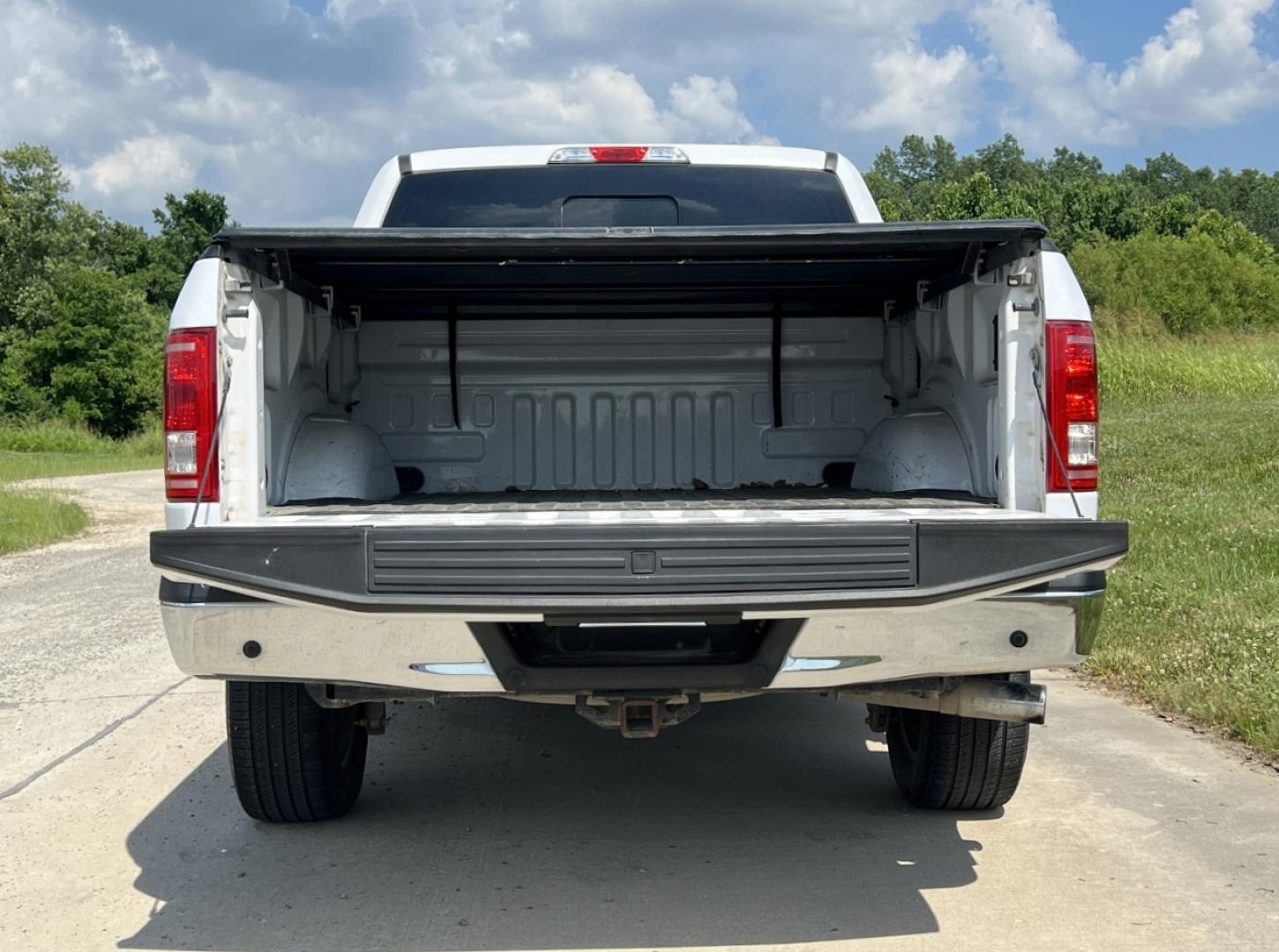 2016 WHITE /Gray Cloth Ford F-150 XLT SuperCrew 6.5-ft. Bed 4WD (1FTEW1EP7GK) with an 2.7L V6 engine, Automatic transmission, located at 506 S. Kingshighway, Cape Girardeau, MO, 63703, (573) 235-5000, 37.294994, -89.556206 - 2016 Ford F-150 XLT Local 1-Owner Only 97xxx miles 4x4 2.7L V6 Automatic Backup Camera Power/Heated Seats Bluetooth Remote Start Cruise Power Windows/Locks/Mirrors We have financing available and we accept trades! Fill out a credit application on our website or come by today! If you hav - Photo#20