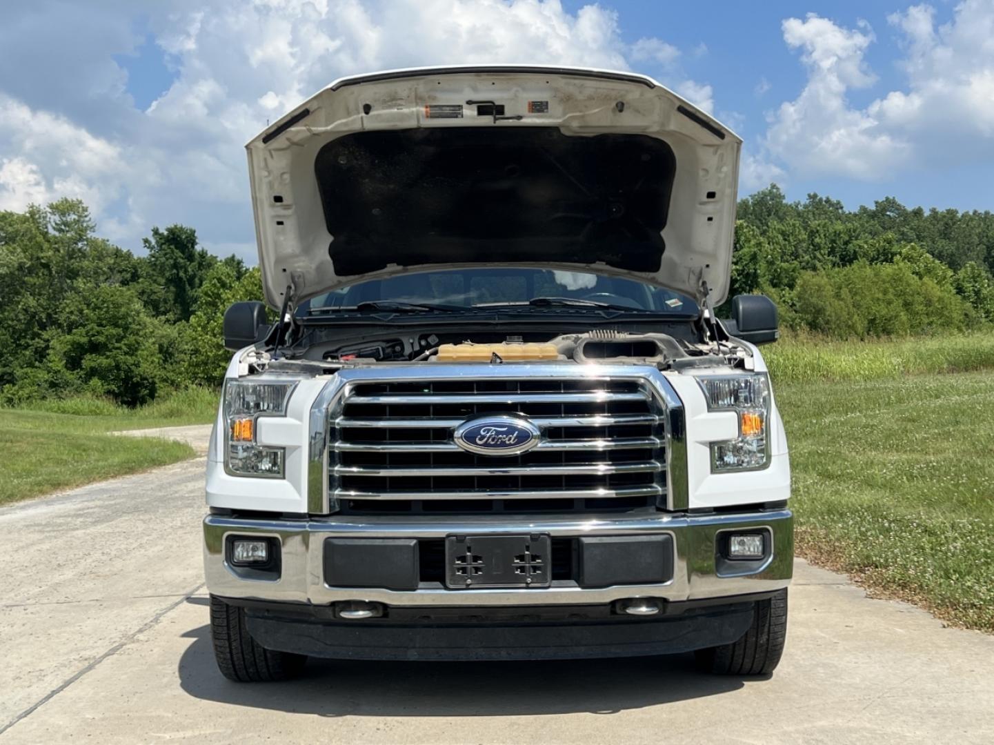 2016 WHITE /Gray Cloth Ford F-150 XLT SuperCrew 6.5-ft. Bed 4WD (1FTEW1EP7GK) with an 2.7L V6 engine, Automatic transmission, located at 506 S. Kingshighway, Cape Girardeau, MO, 63703, (573) 235-5000, 37.294994, -89.556206 - 2016 Ford F-150 XLT Local 1-Owner Only 97xxx miles 4x4 2.7L V6 Automatic Backup Camera Power/Heated Seats Bluetooth Remote Start Cruise Power Windows/Locks/Mirrors We have financing available and we accept trades! Fill out a credit application on our website or come by today! If you hav - Photo#36